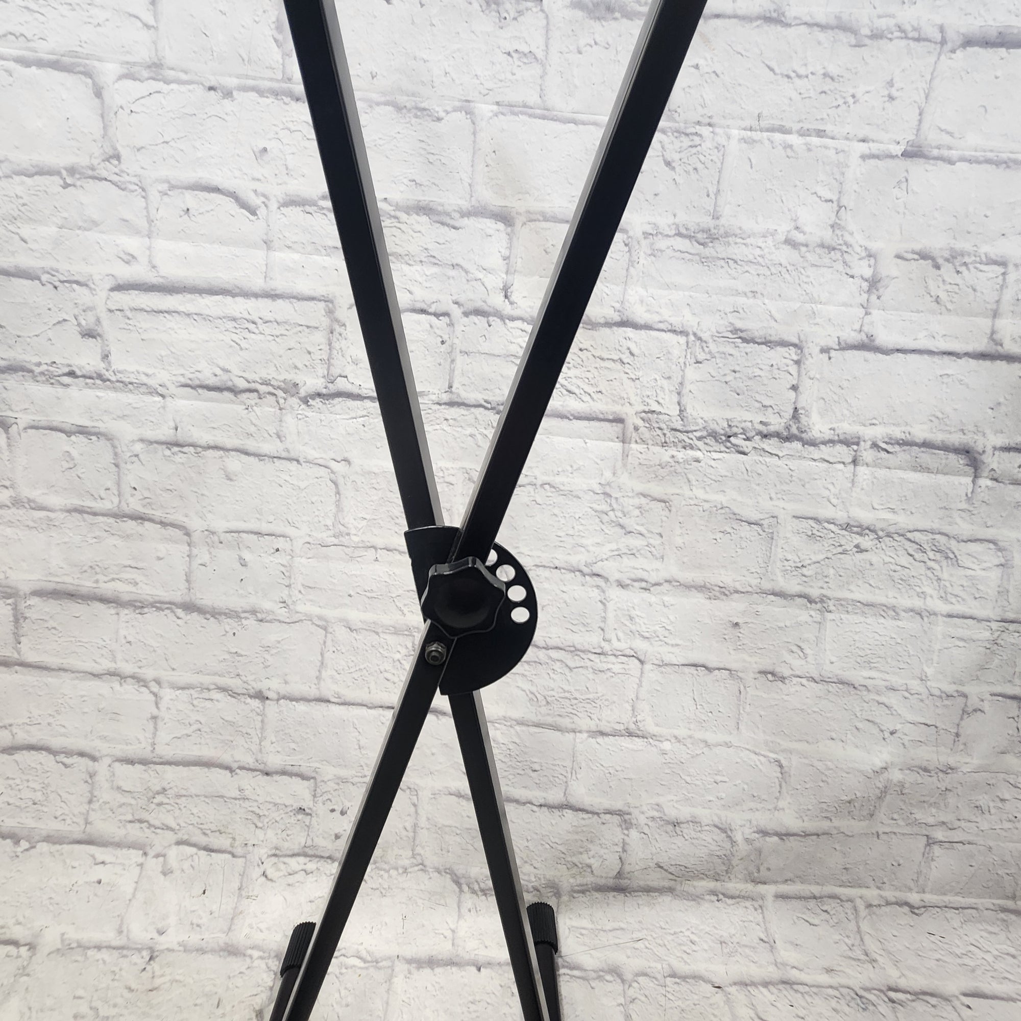 Unknown Keyboard Stand X Braced