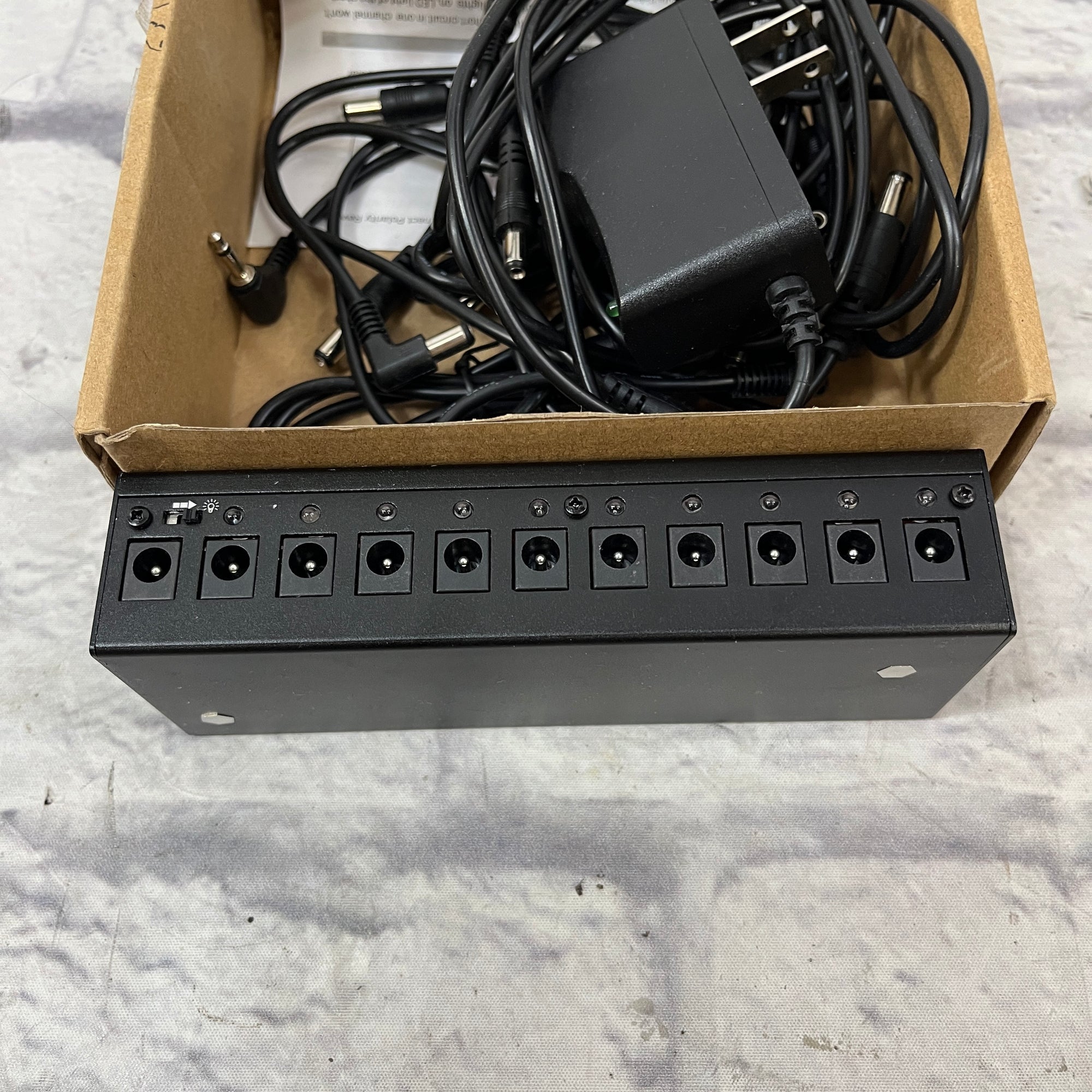 Donner DP-01 Pedal Power Supply 9V DC