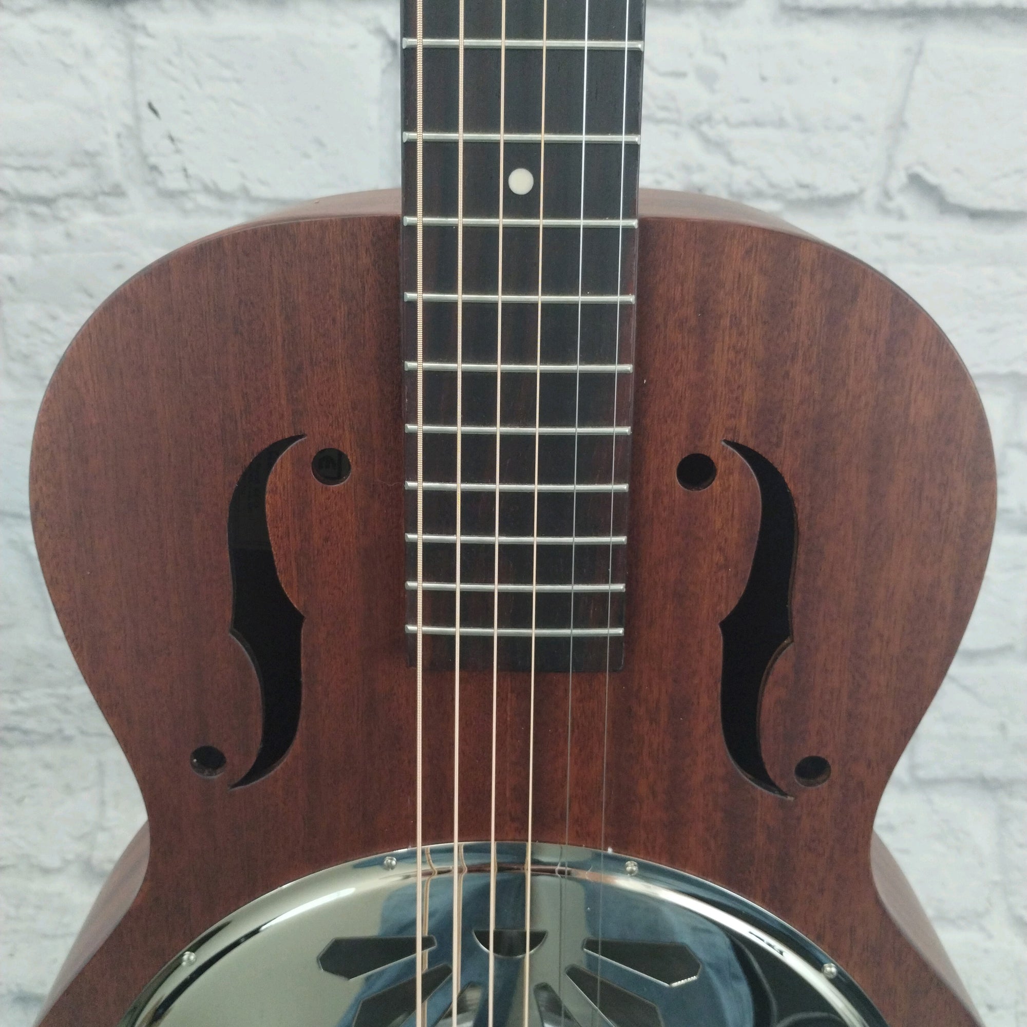 Gretsch G9200 Boxcar Round-Neck, Mahogany Body Resonator Guitar, Natural