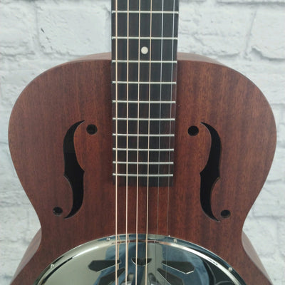 Gretsch G9200 Boxcar Round-Neck, Mahogany Body Resonator Guitar, Natural