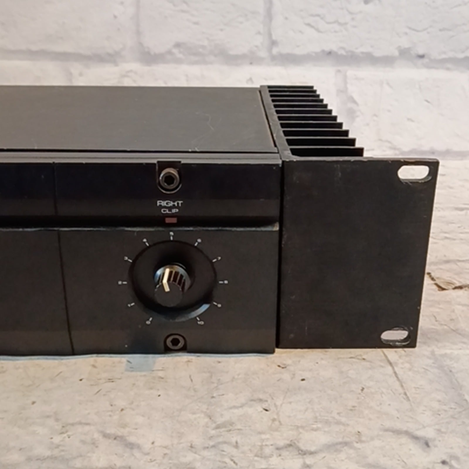 Alesis RA-100 Reference Power Amp