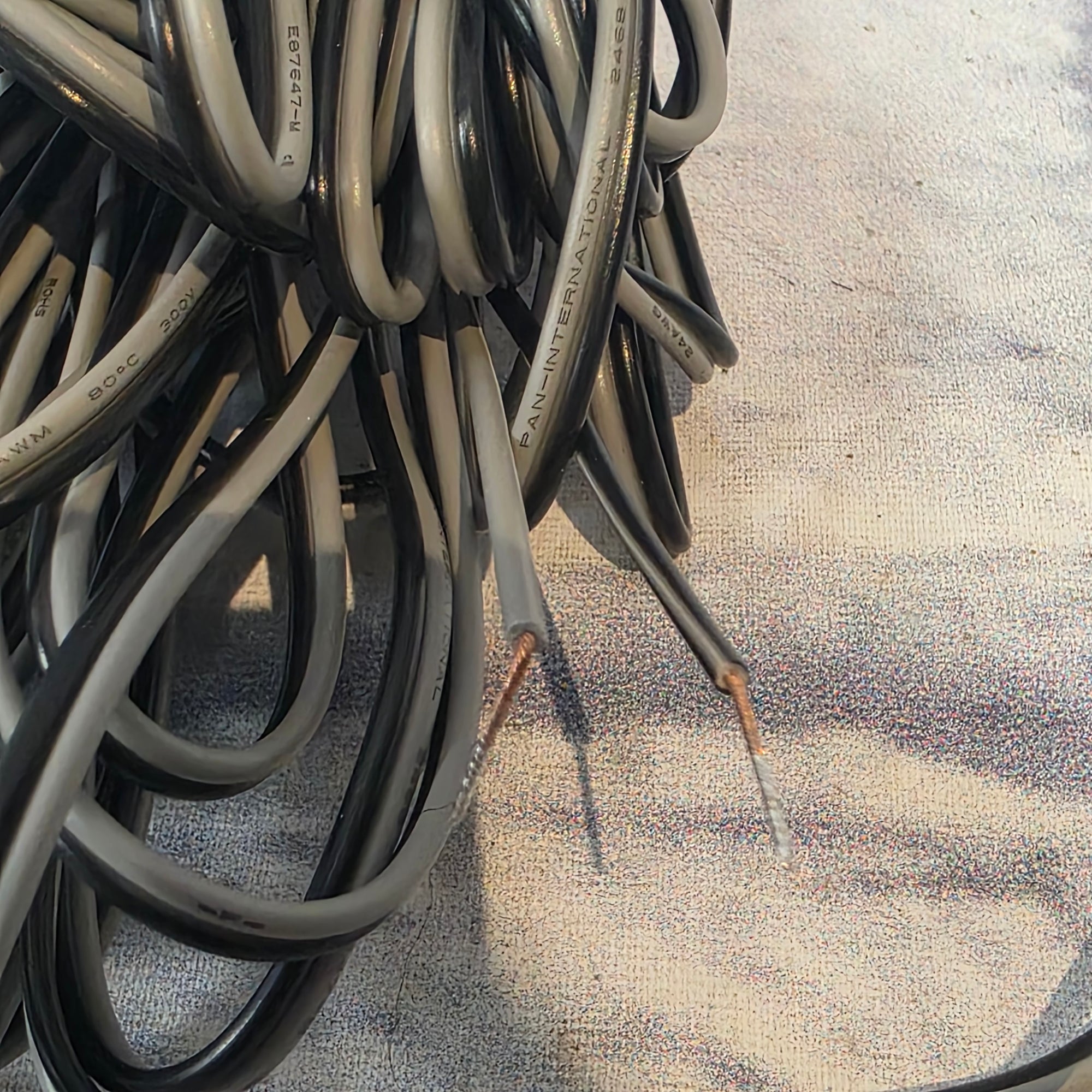 Unknown Black And Grey Speaker Wire ( 25 feet)