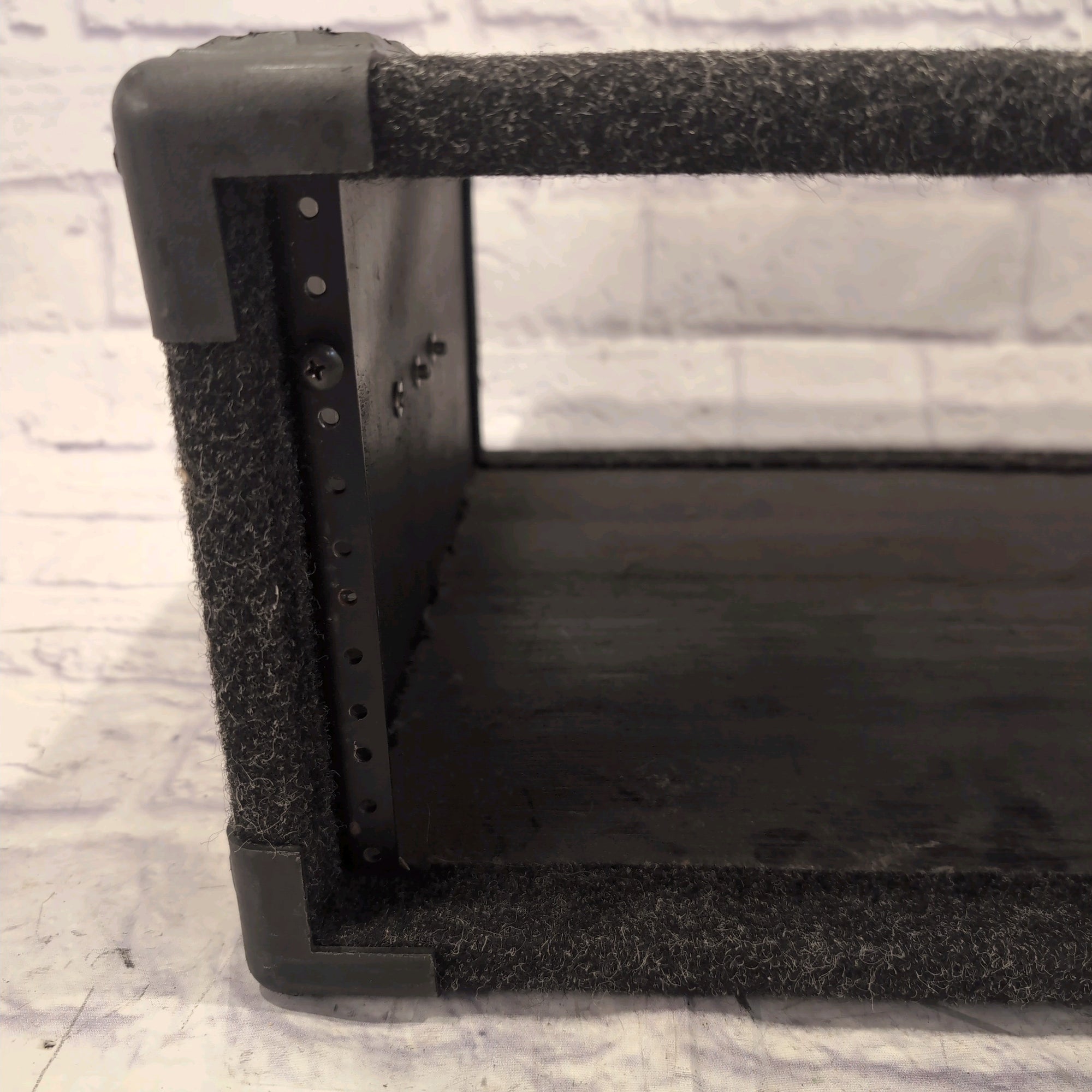 Unknown 4U Carpeted Rack Case