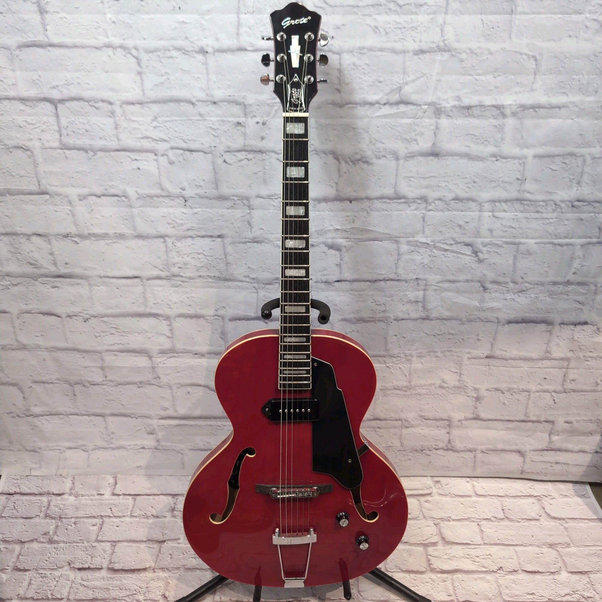 Grote Jazz Guitar w/ P90 GRWB-ZTTR Hollow Body Electric Guitar - Red -  Evolution Music