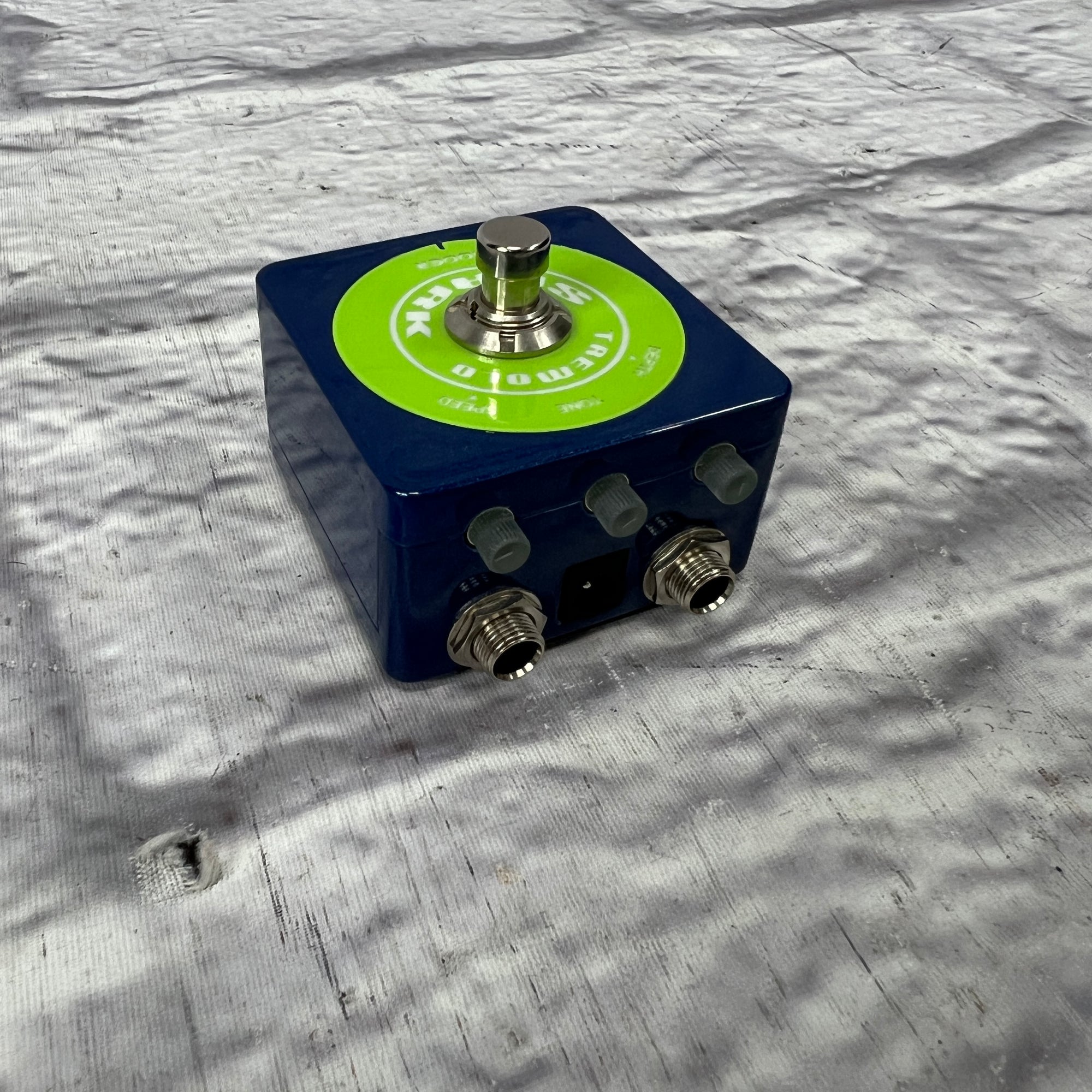 Mooer STR1 Spark Tremolo Guitar Pedal