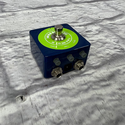 Mooer STR1 Spark Tremolo Guitar Pedal