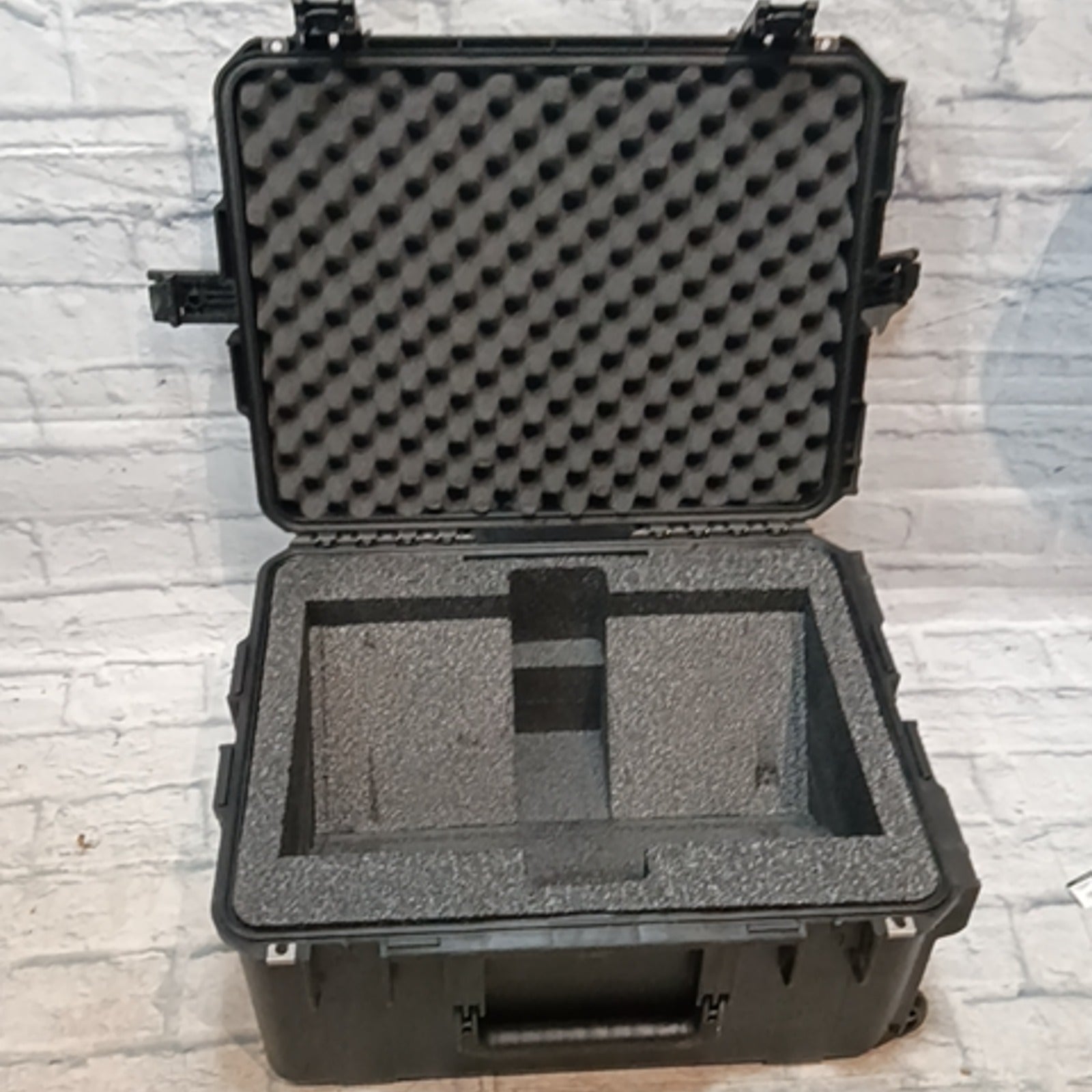 SKB i-series  Flight Case DJ Case ( Tailored for MS-20 and other gear)