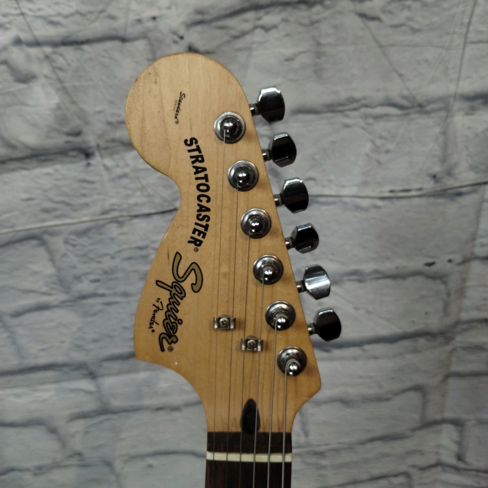 Squier Standard Series Lefty Stratocaster Black Sparkle