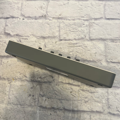 Sonicwave Liven Lofi-12 Sampling Groovebox