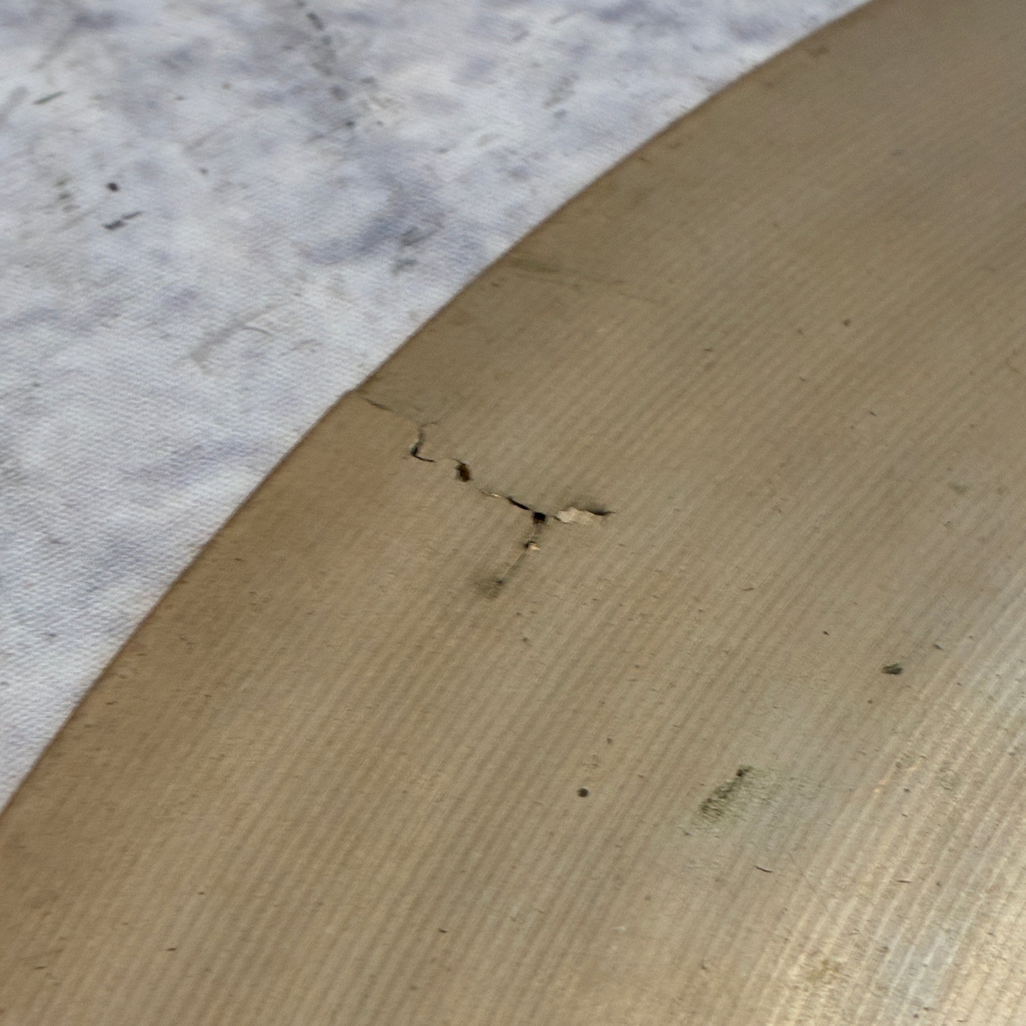 Zildjian 18 A Custom Projection Crash Cymbal CRACKED AS-IS