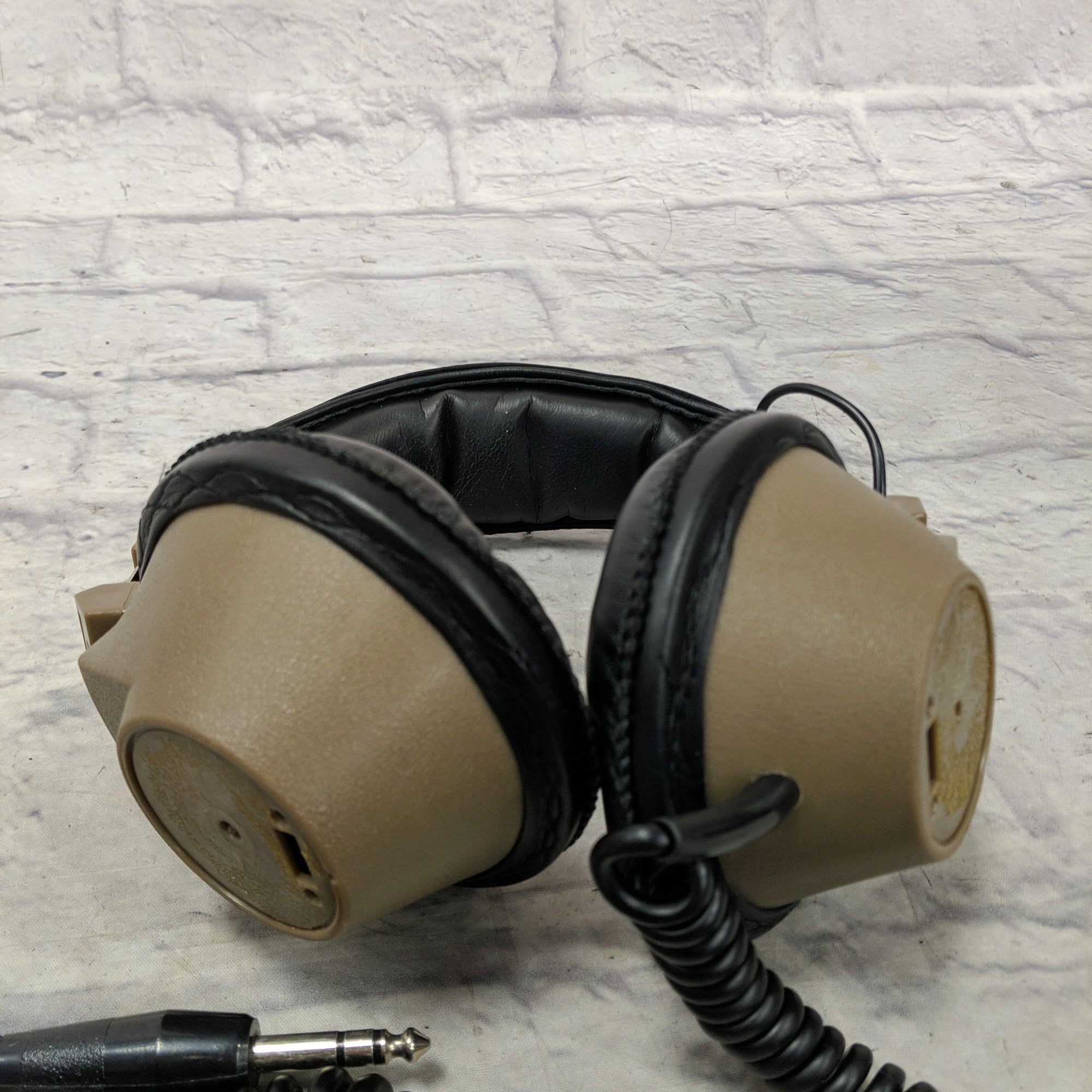 Realistic Nova 40 Stereo Headphones