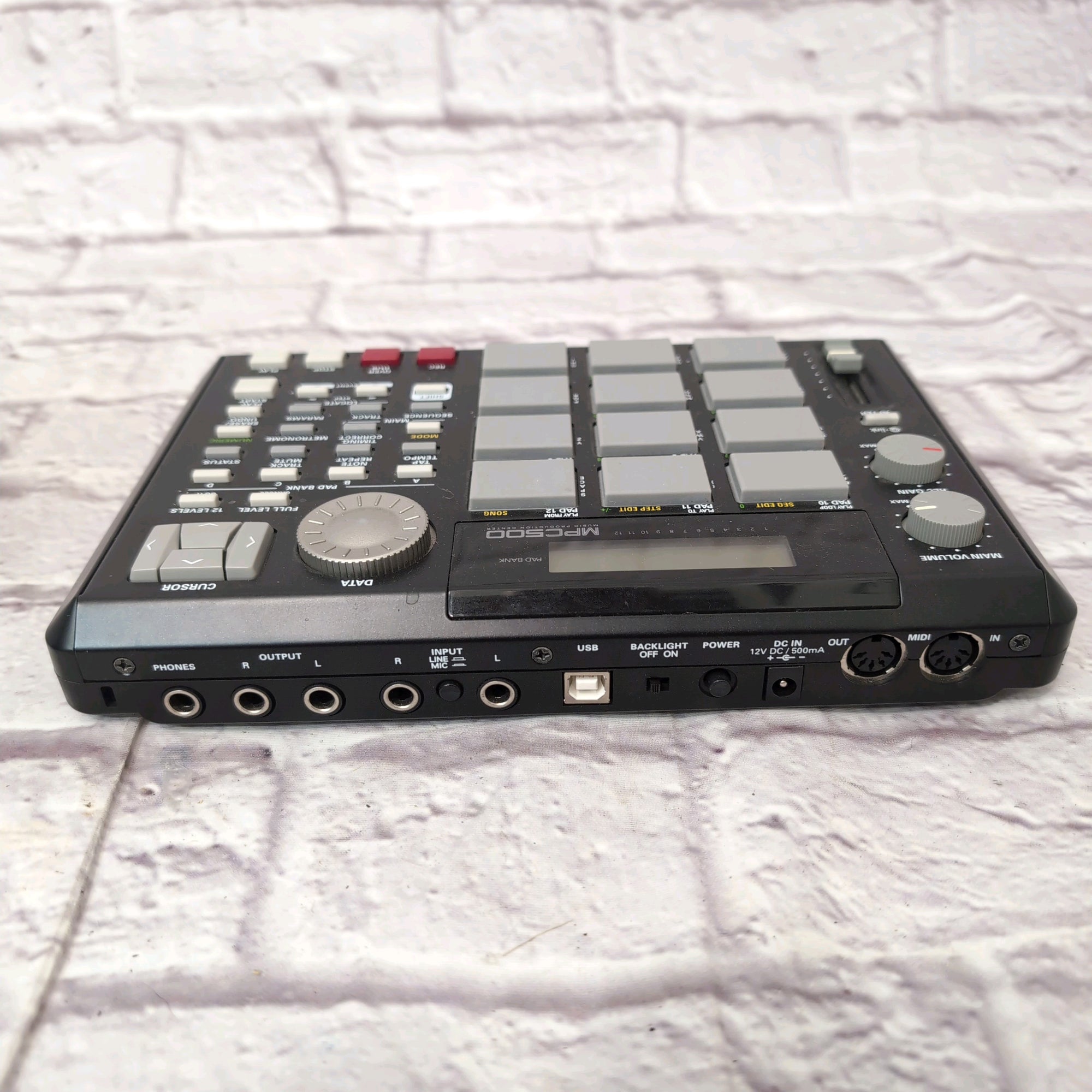 Akai MPC500 Music Production Center