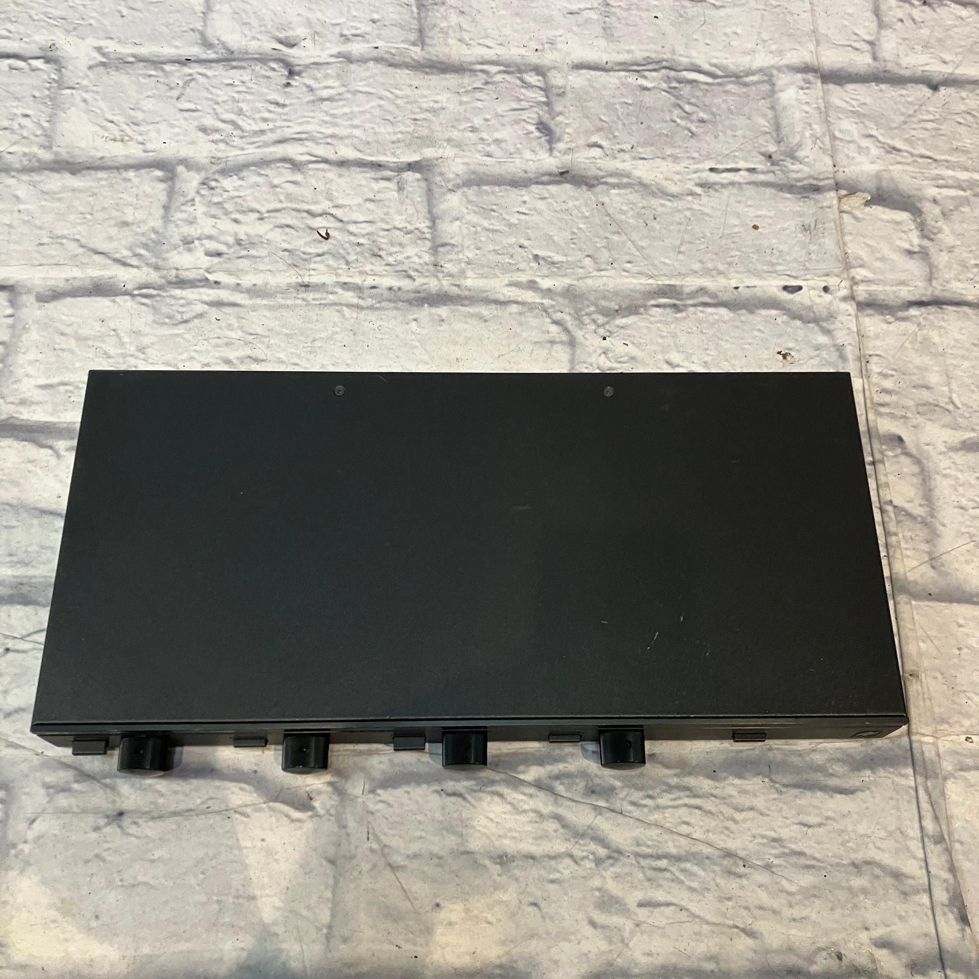 Niles SVL-4 Speaker Selection/Volume Control System