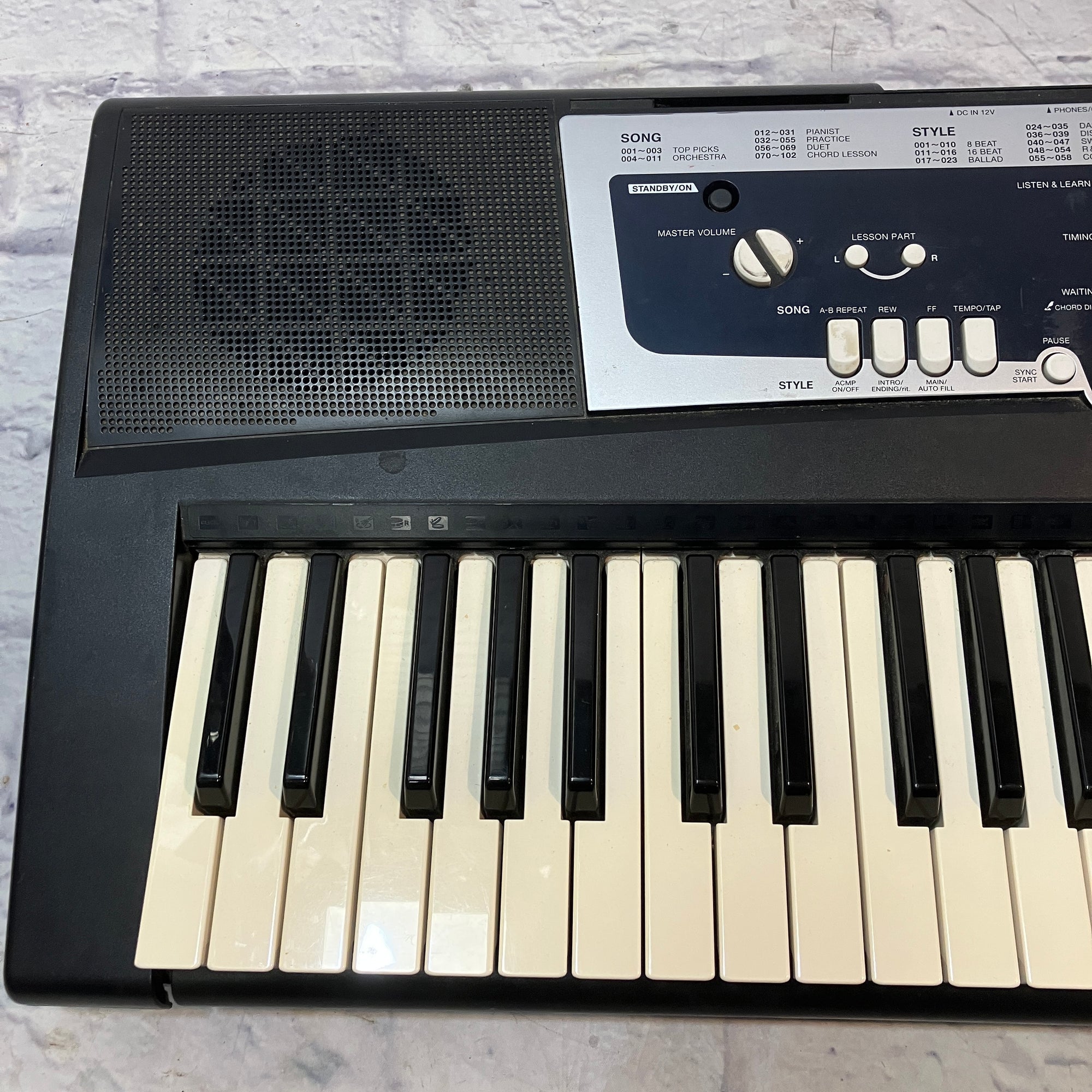 Yamaha Portatone YPT-210 Electronic Keyboard