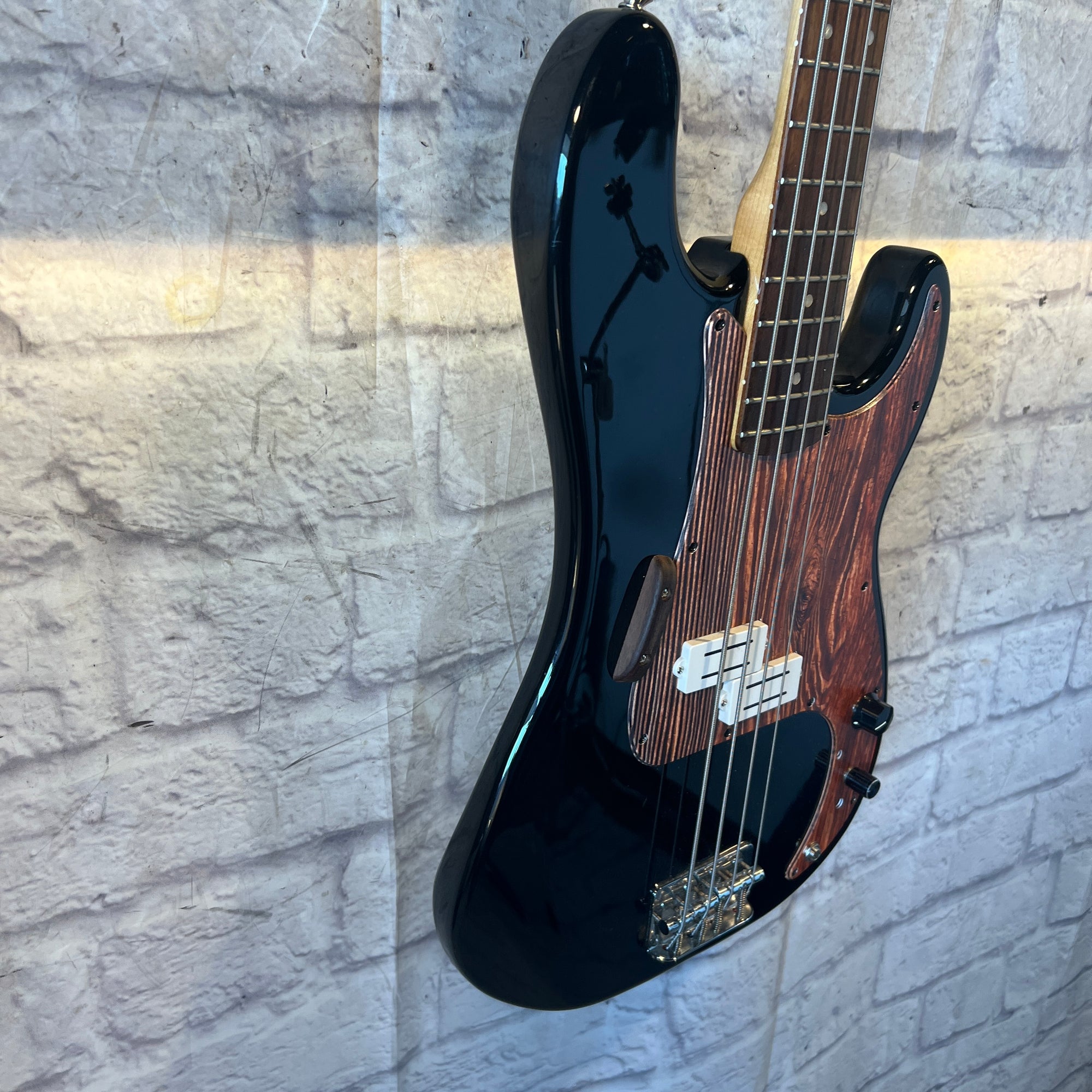 Squier Vintage Modified P-Bass 4-String Bass Guitar MODDED