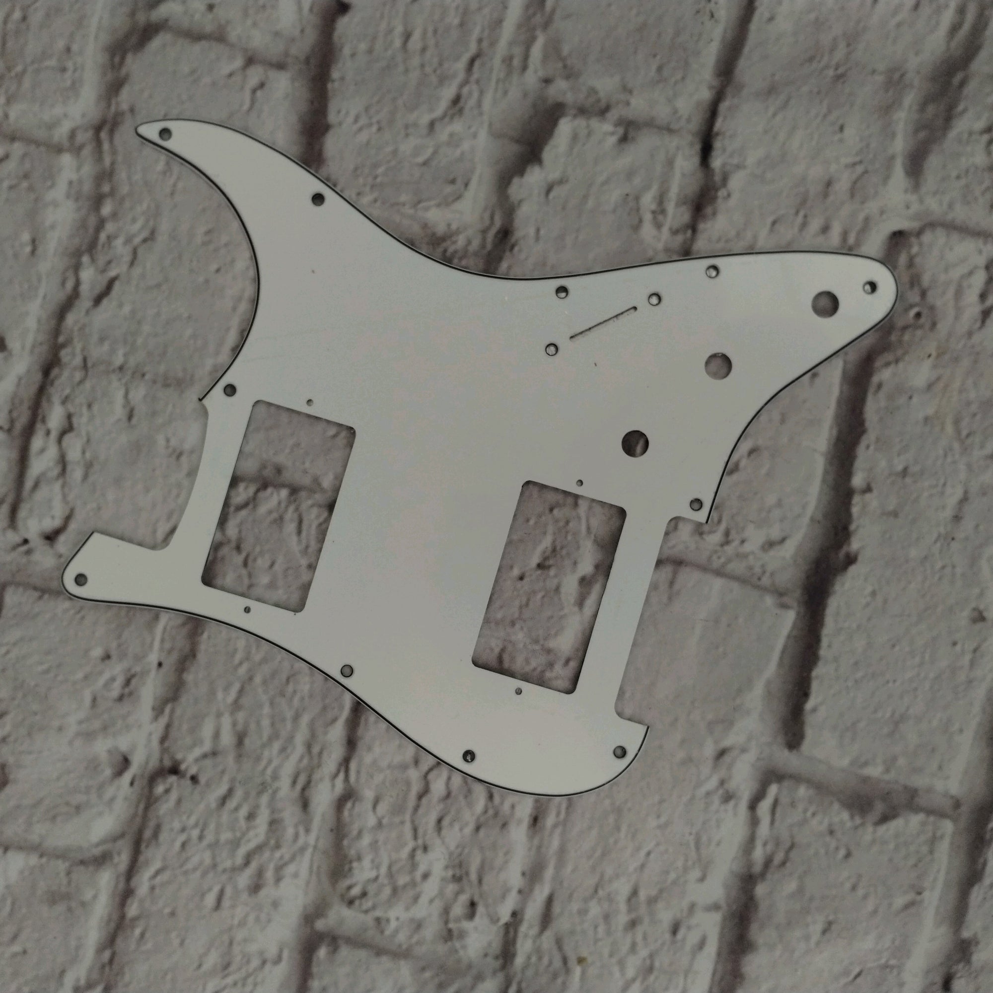 Musiclily White HH Strat Pickguard