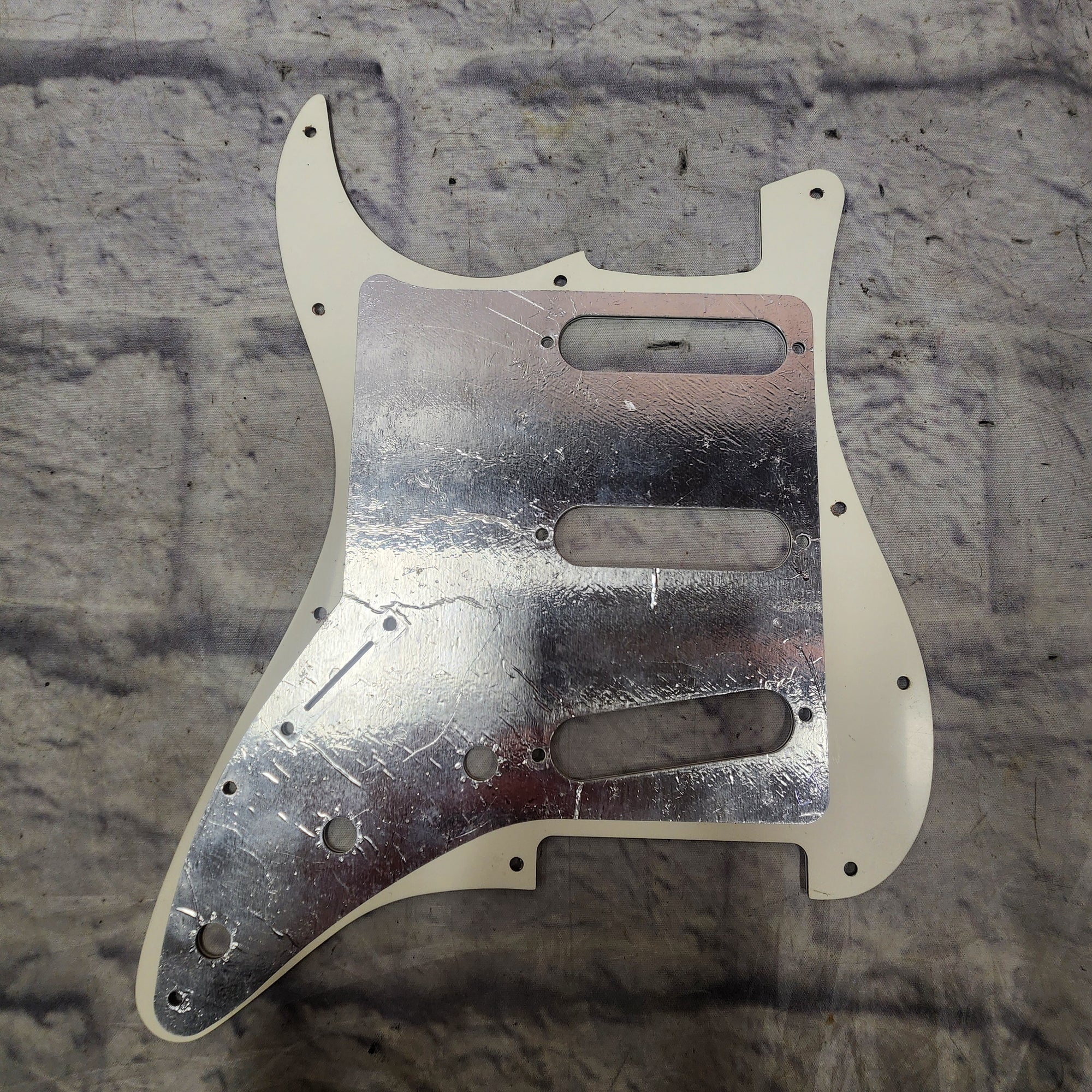 Fender American Stratocaster Pickguard WBW