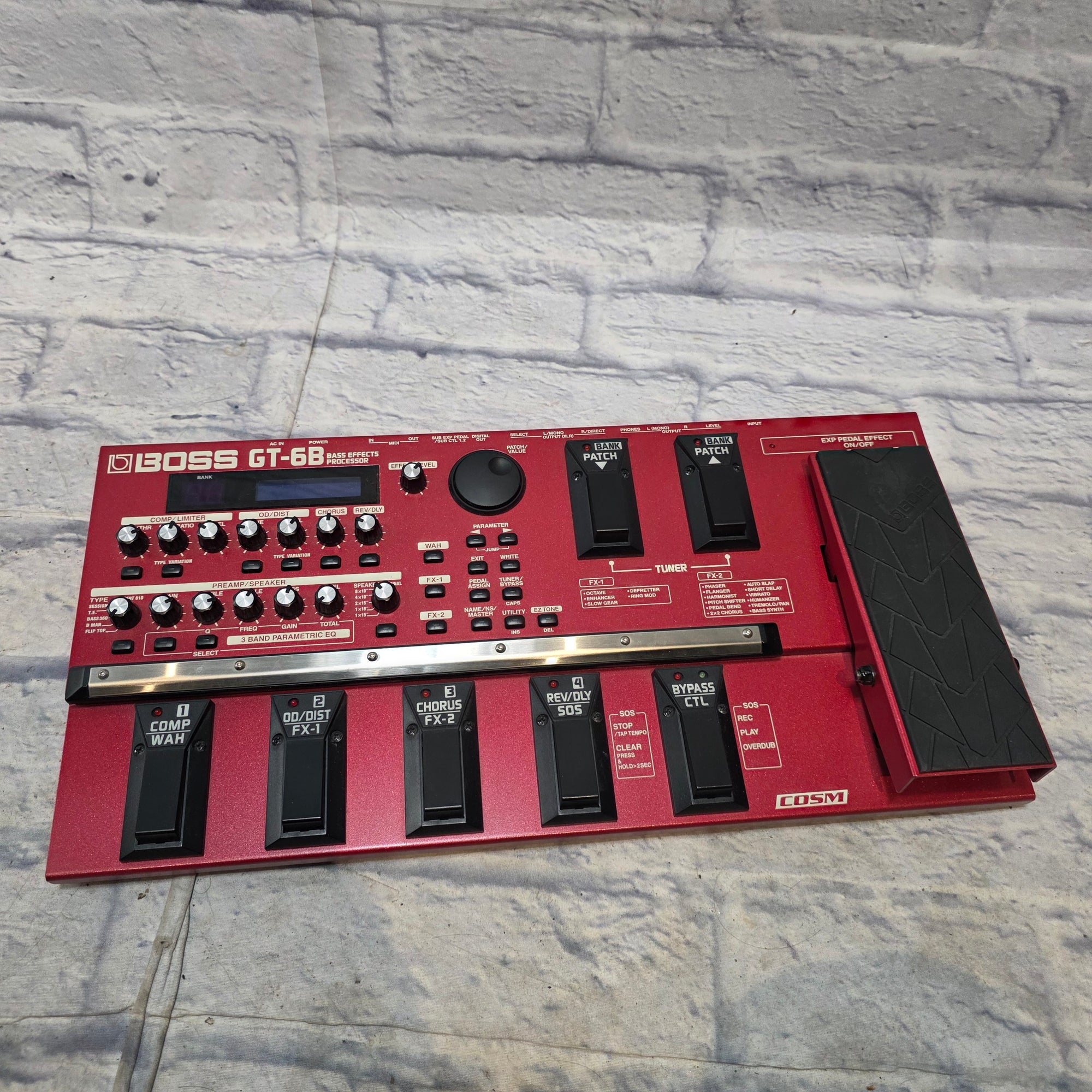 Boss GT-6B w/ Case Bass Multieffects Pedal