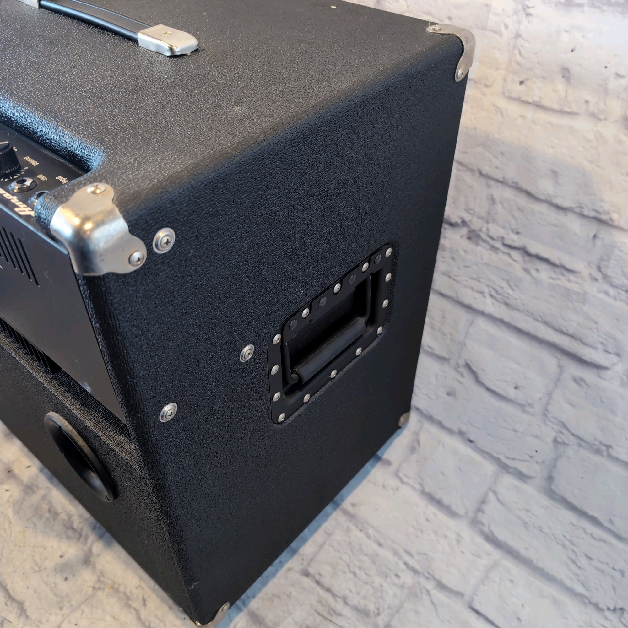 Ampeg BA-210SP 220-Watt 2x10" Bass Combo with Digital Effects