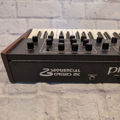 Sequential Circuits Prophet 600 Analog Synth w/ Gigskinz Case
