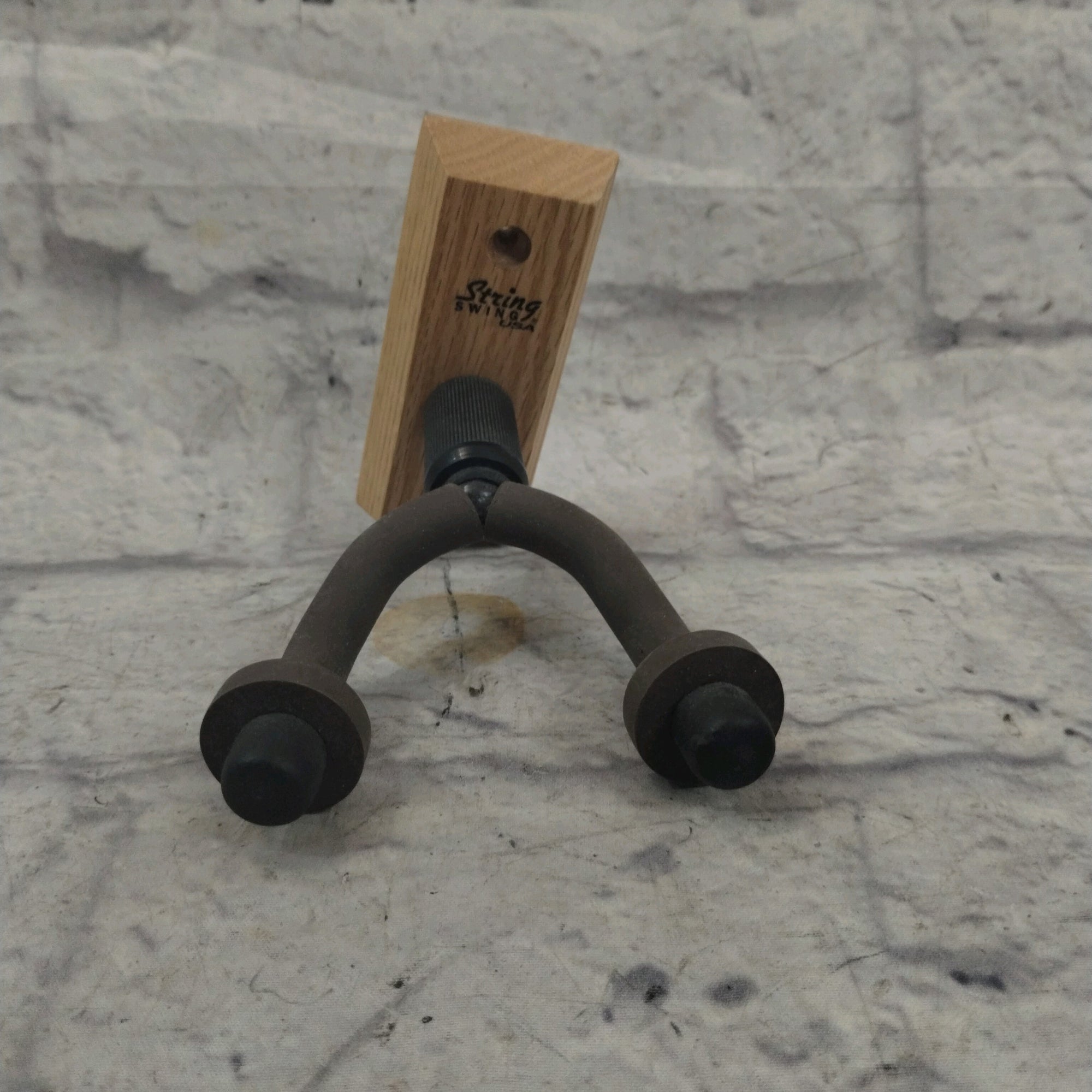 String Swing Guitar Wall Hanger