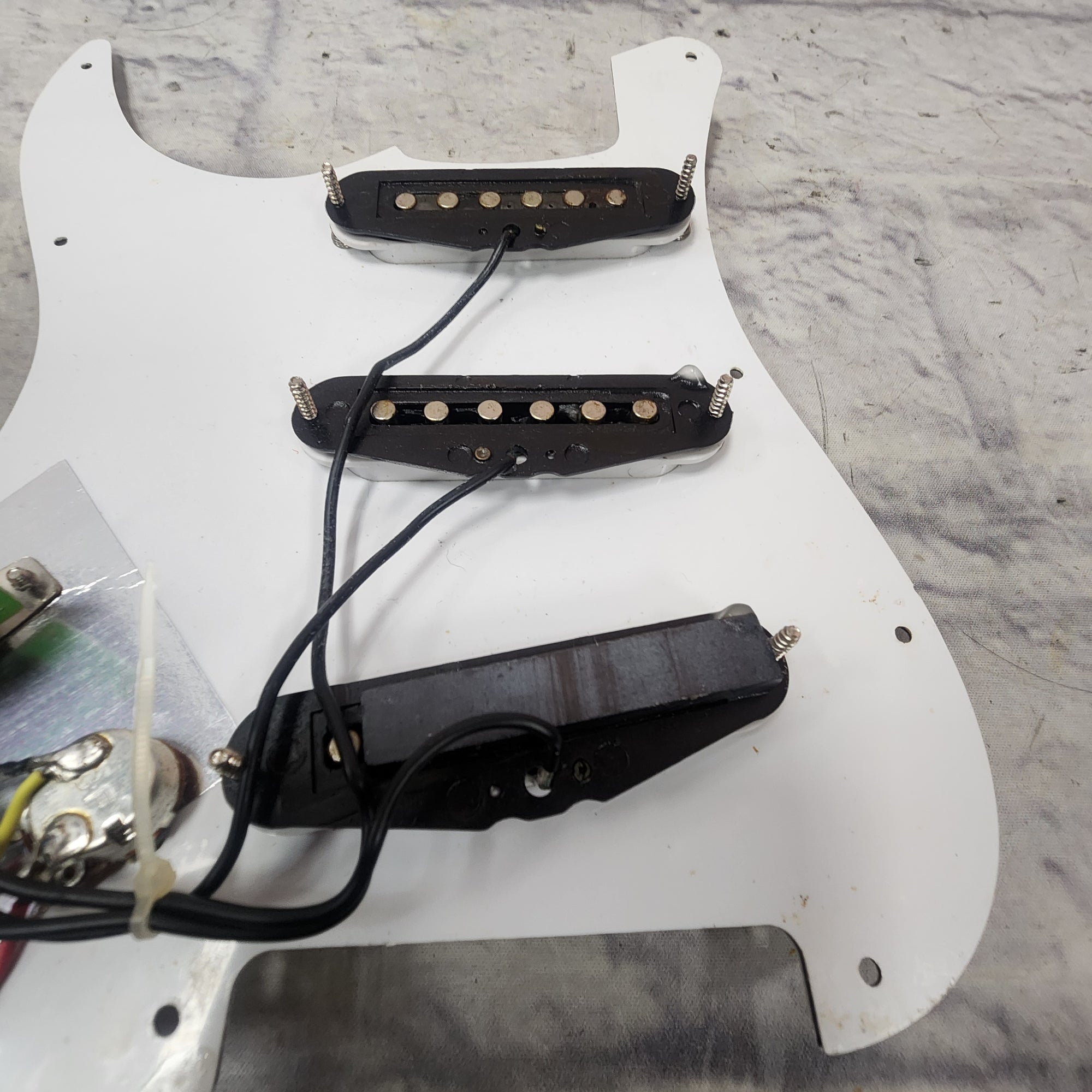Unknown Loaded Strat Pickguard SSS