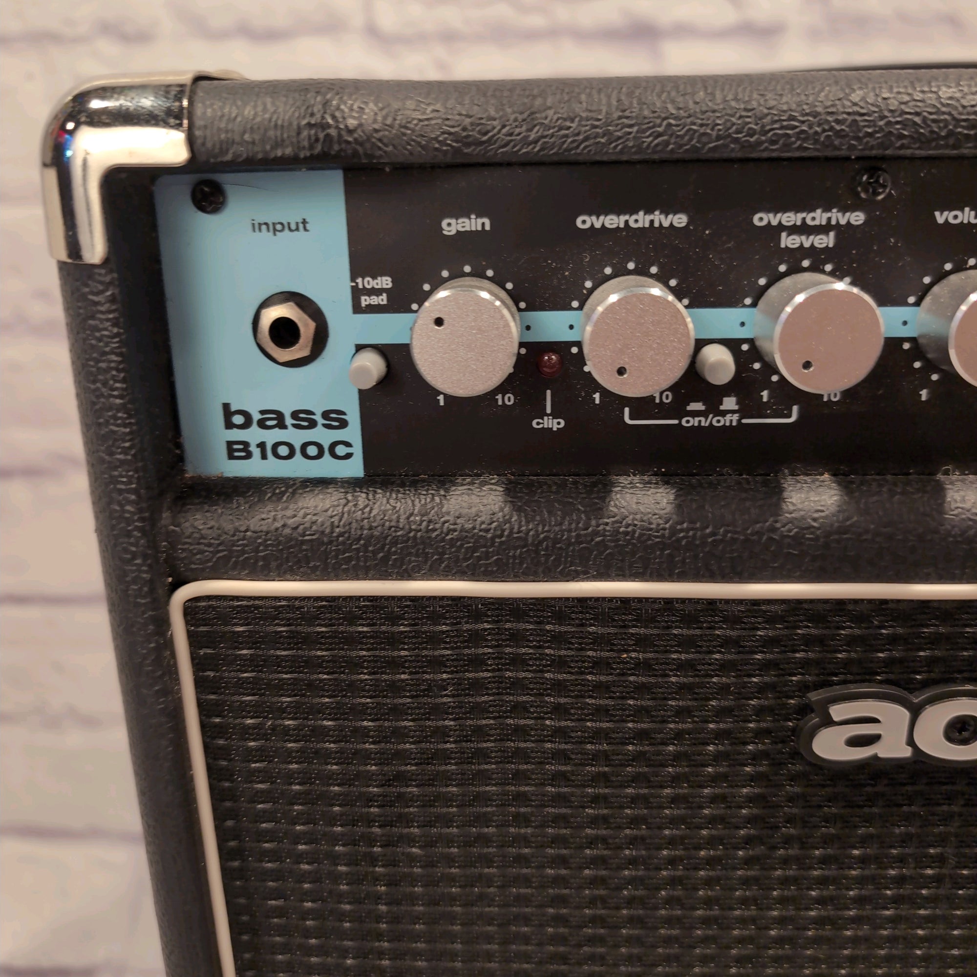 Acoustic B100C 100-Watt 1x12" Tiltback Bass Combo