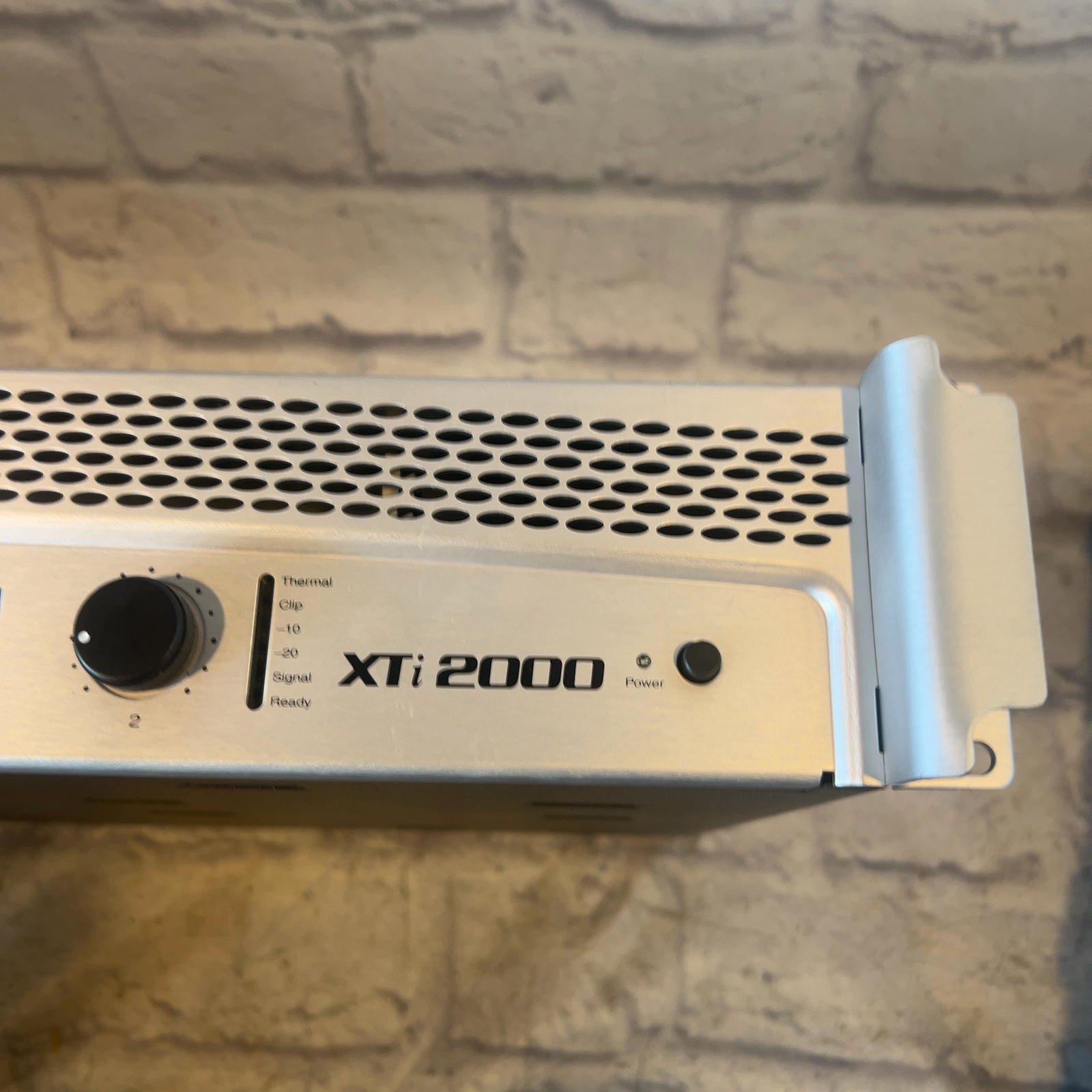 Crown XTI2000 Power Amp