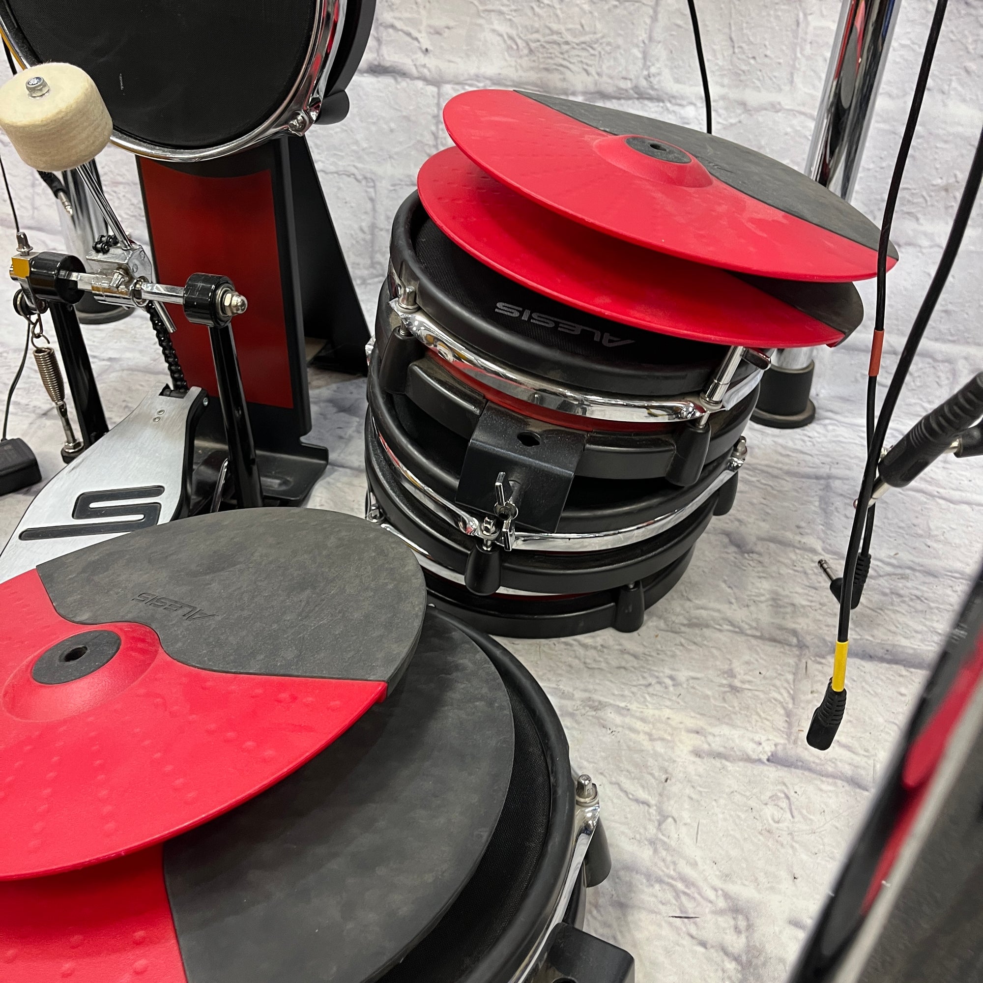 Alesis Command 6 piece Electronic Drum Kit with Rack