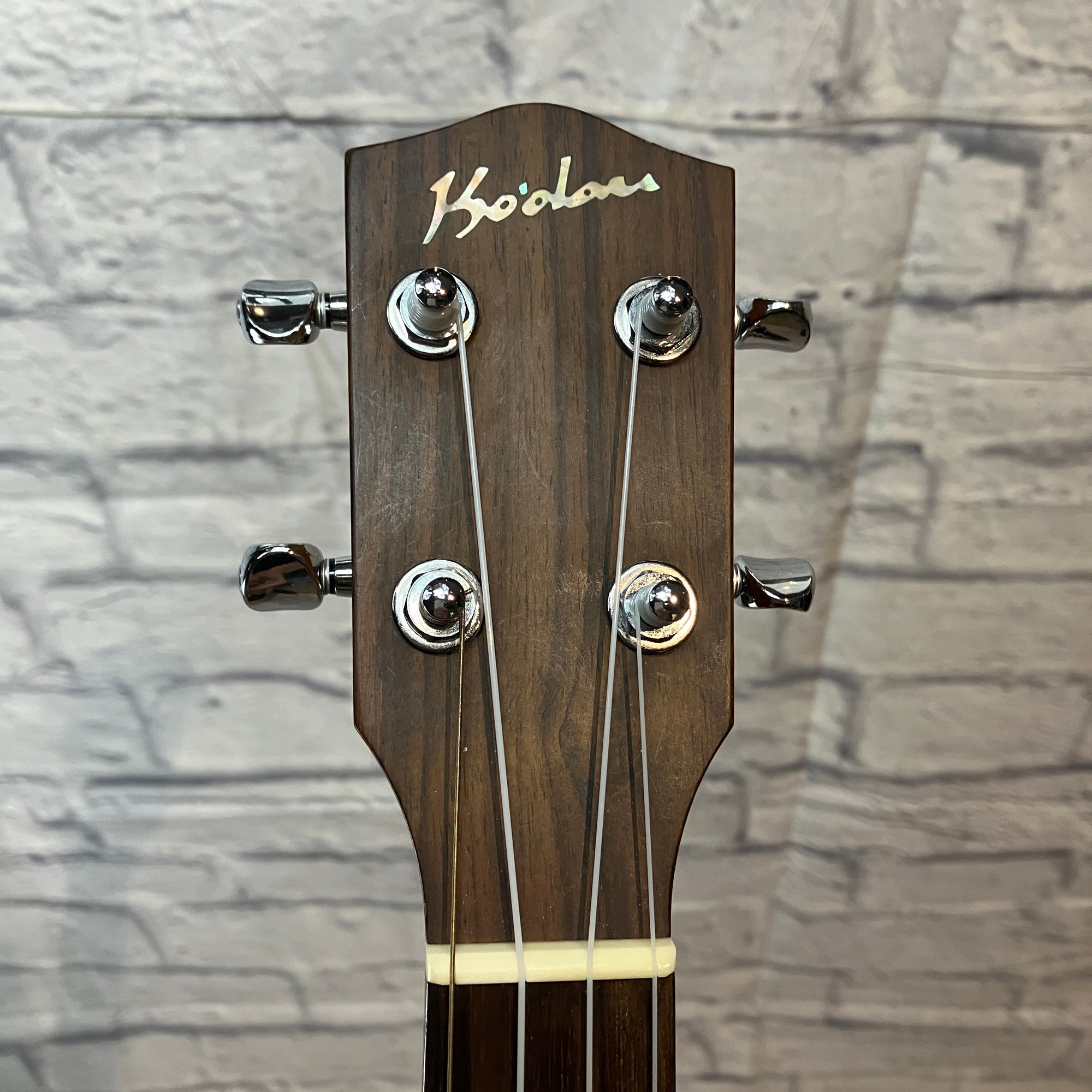 Ko'olau CE1 Electric Ukulele w/ case