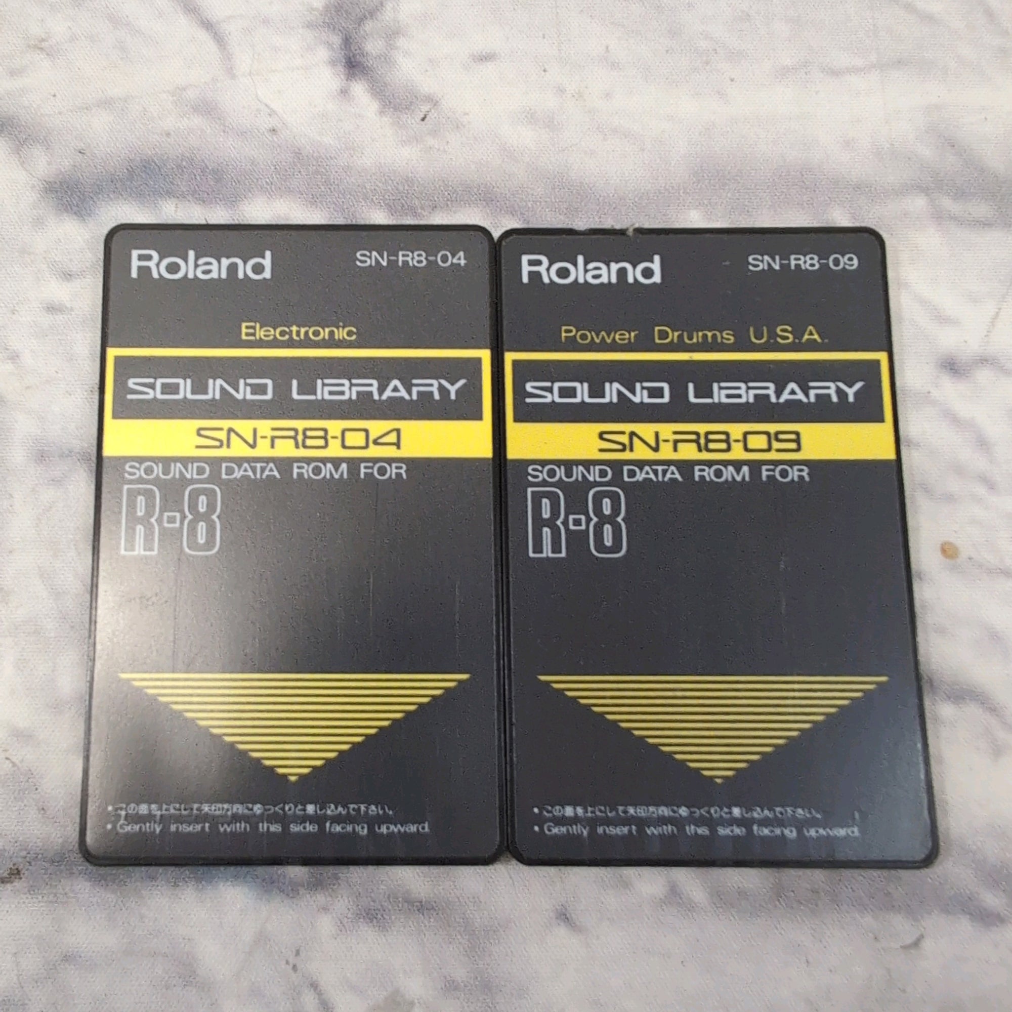 Roland R-8M Rack Drum Machine with 2 Cards