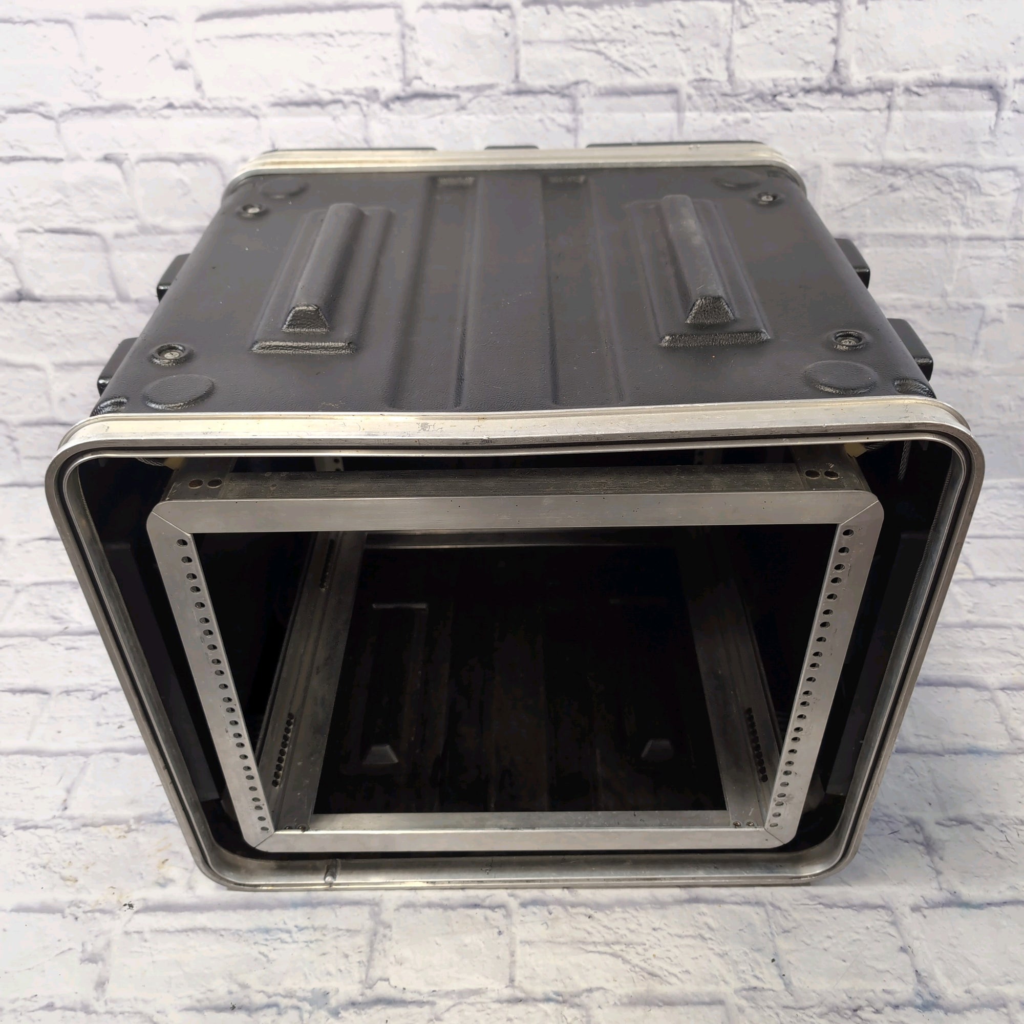 SKB 8U Shockmount Suspended Rack Case