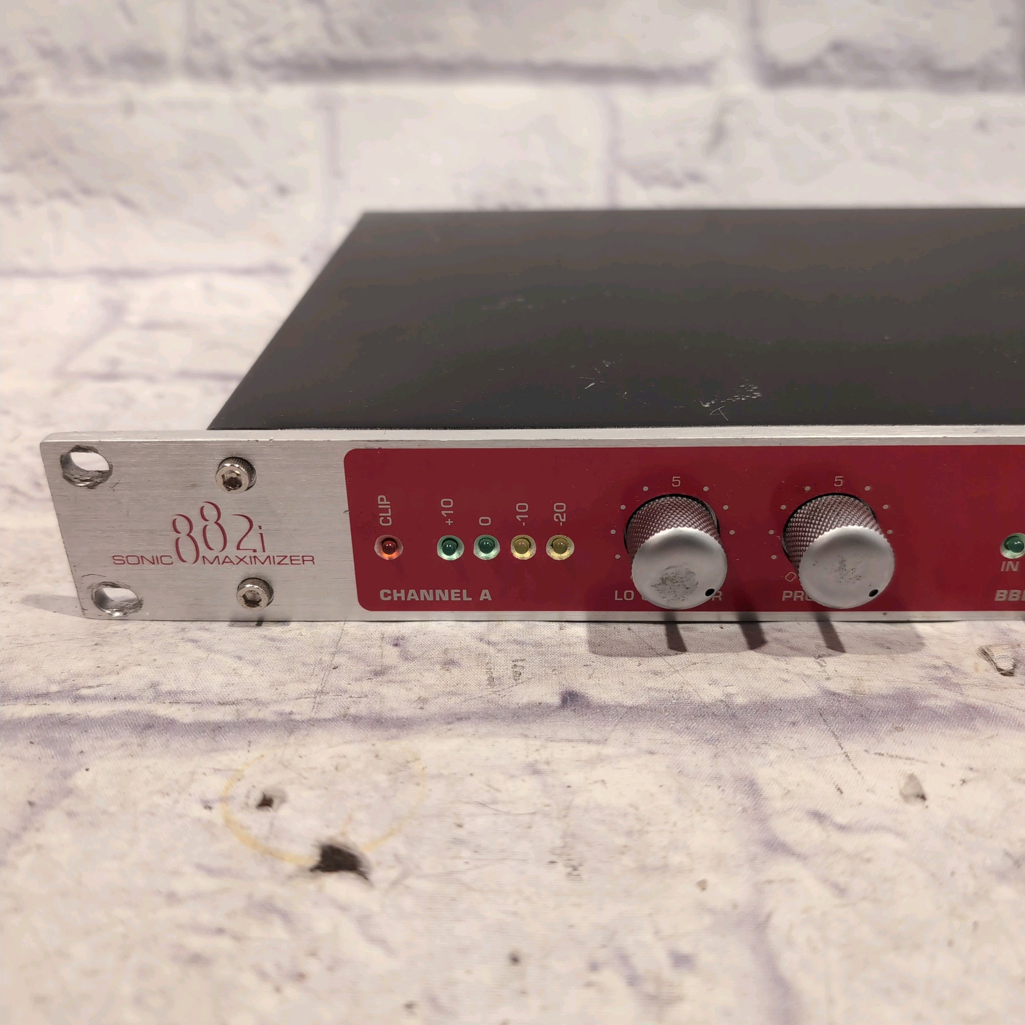 BBE 882i Sonic Maximizer Rack Unit Red