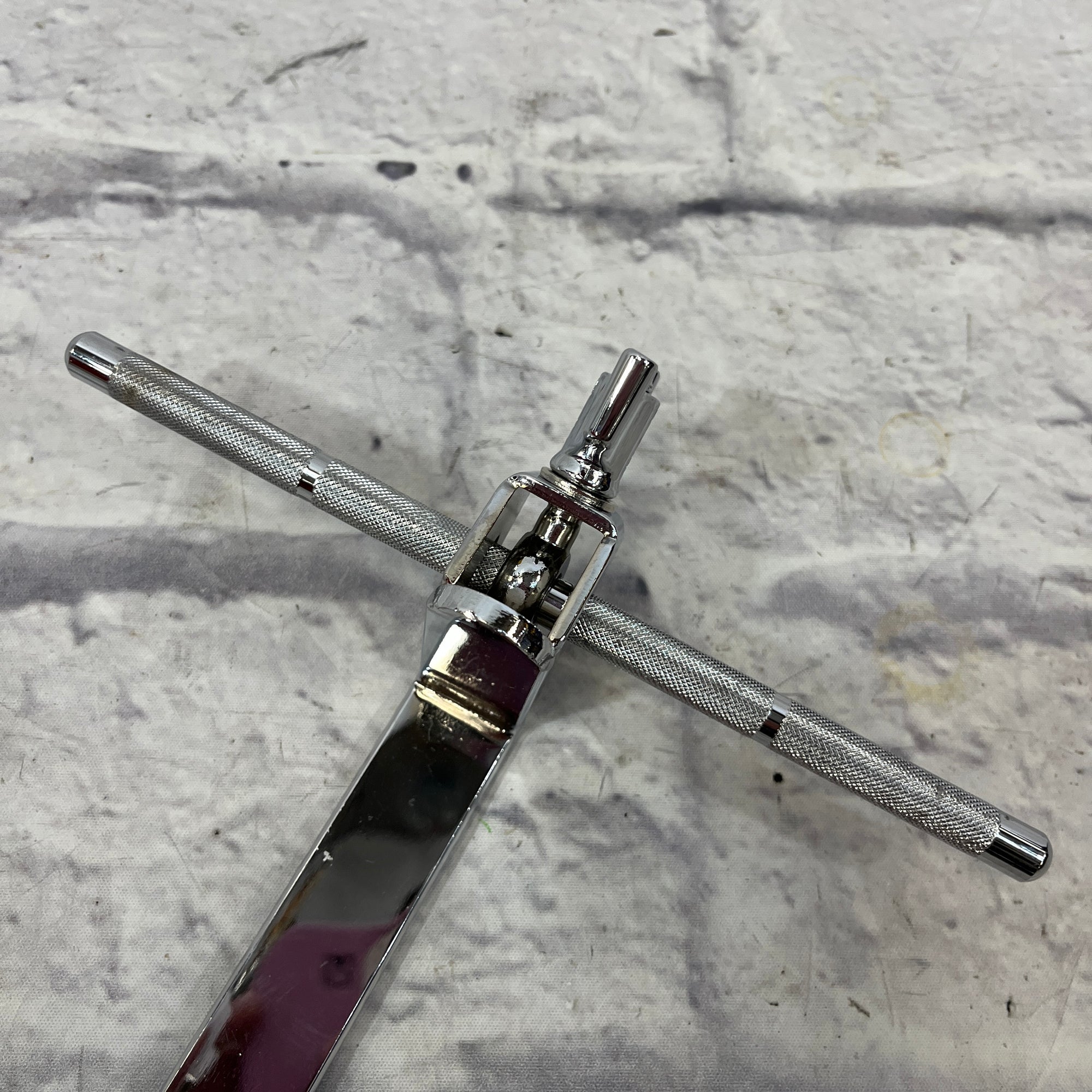 Unknown Drum Clamp with L Rod