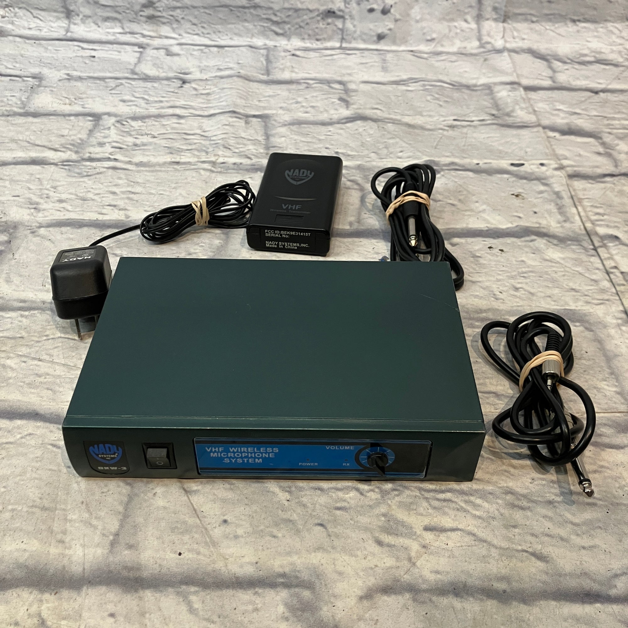 Nady Centerstage DKW-3GT VHF Wireless Instrument System