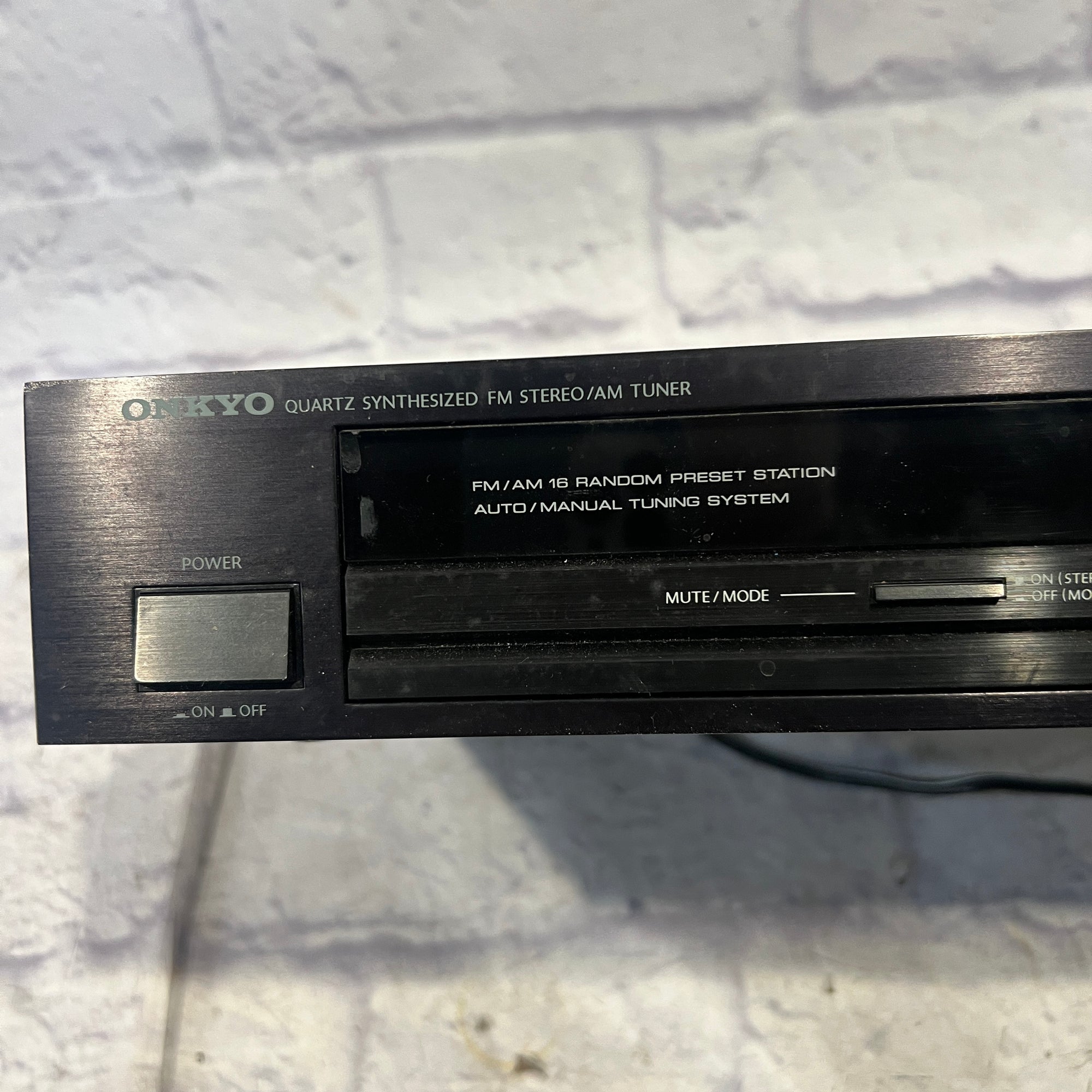 Onkyo T-4140 Component AM / FM Radio Tuner