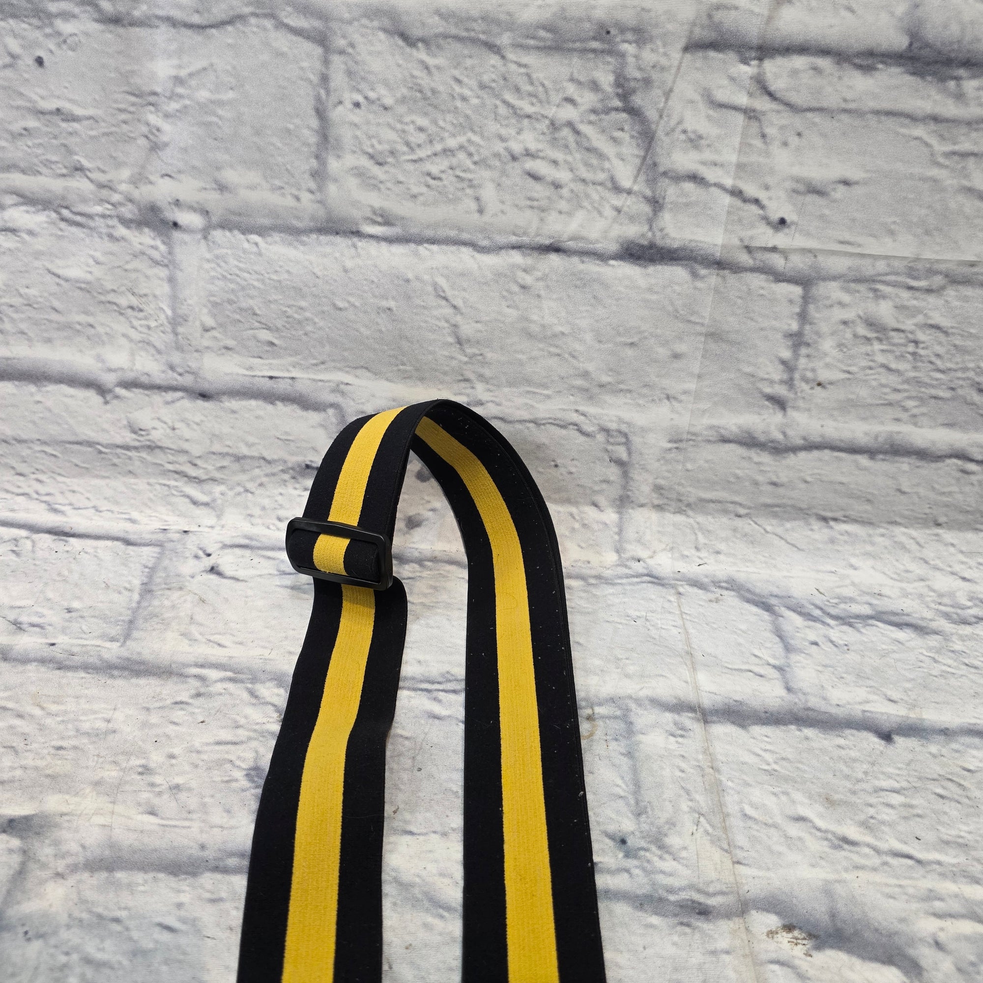 Ernie Ball Black And Gold " Racer" Guitar Strap