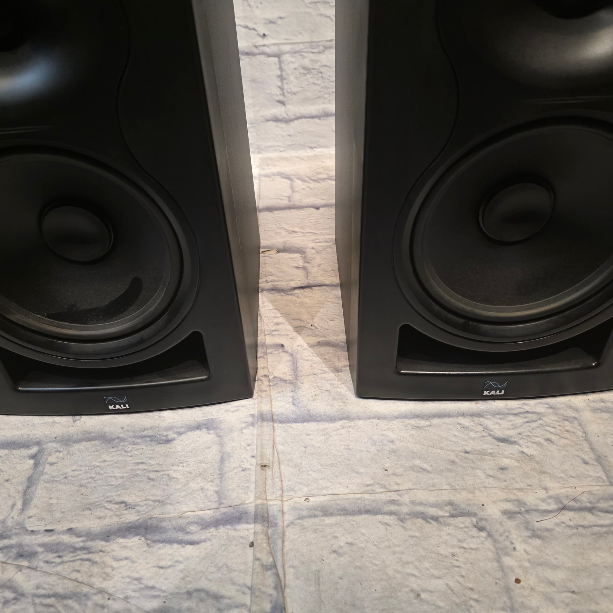 Kali Audio LP-8 V1 Studio Monitor Pair Studio Monitor Pair