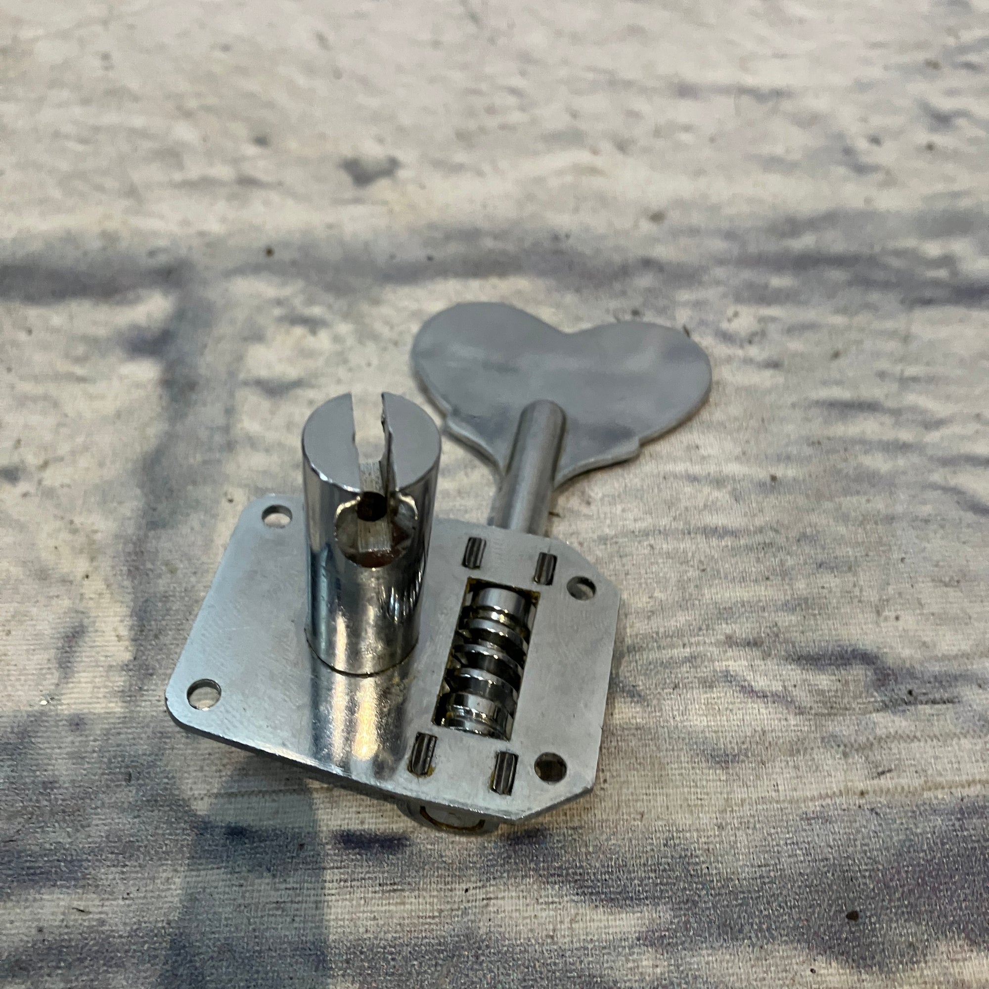 Ibanez Roadstar II Heart Bass Tuner