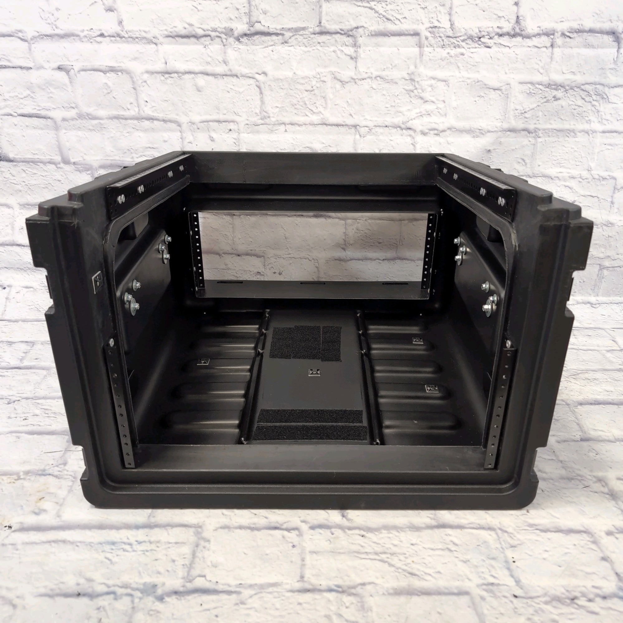 SKB 1SKB-R104W 10U x 4U Rolling Compact Rig Mixer Rack Case