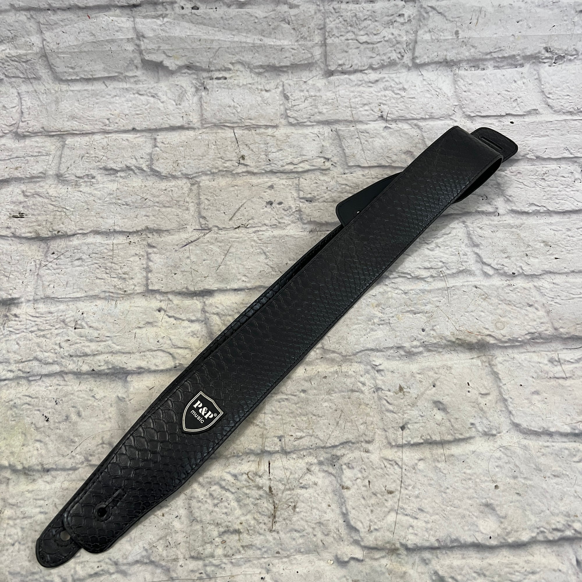 P&P Music Faux Black Gatorskin Strap