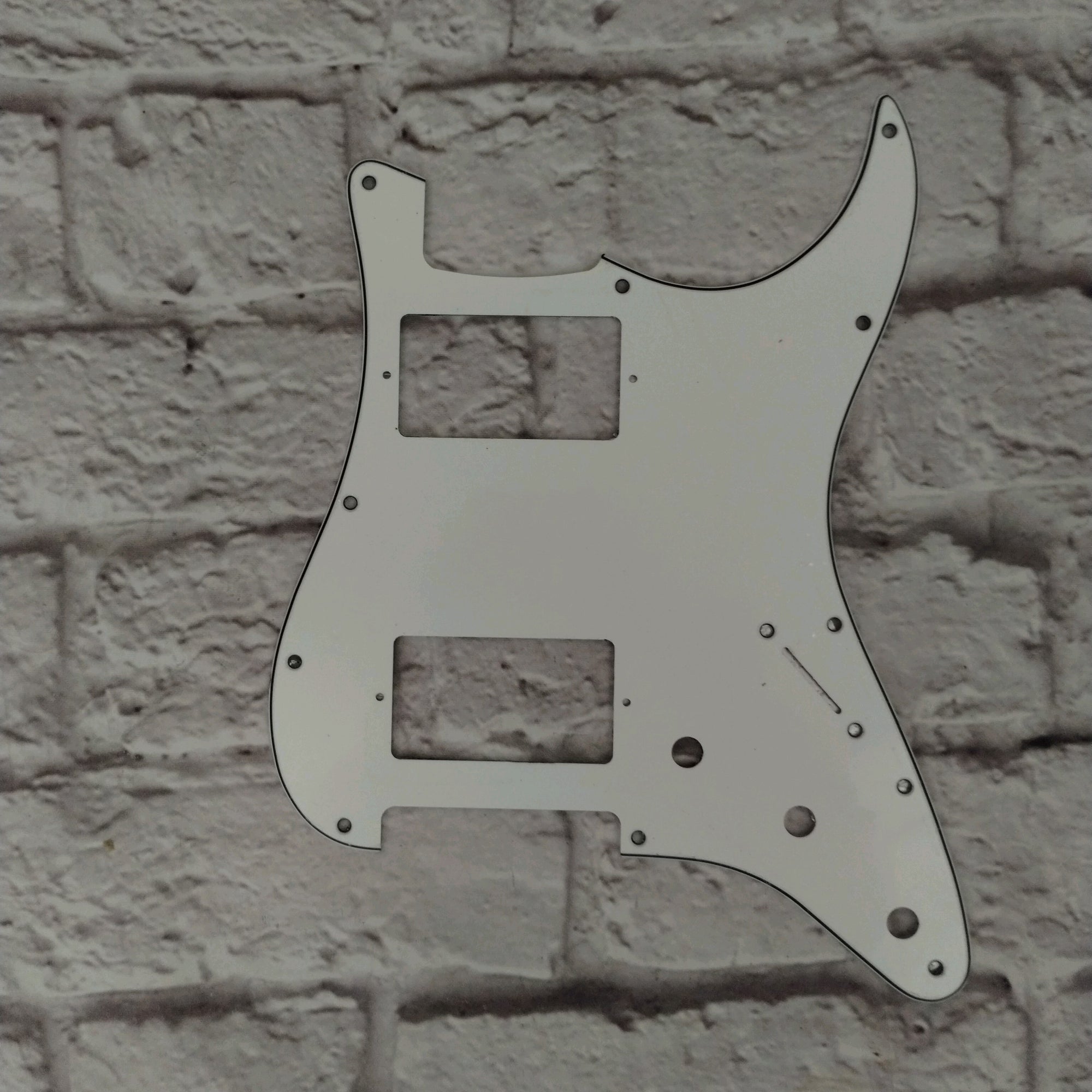 Musiclily White HH Strat Pickguard