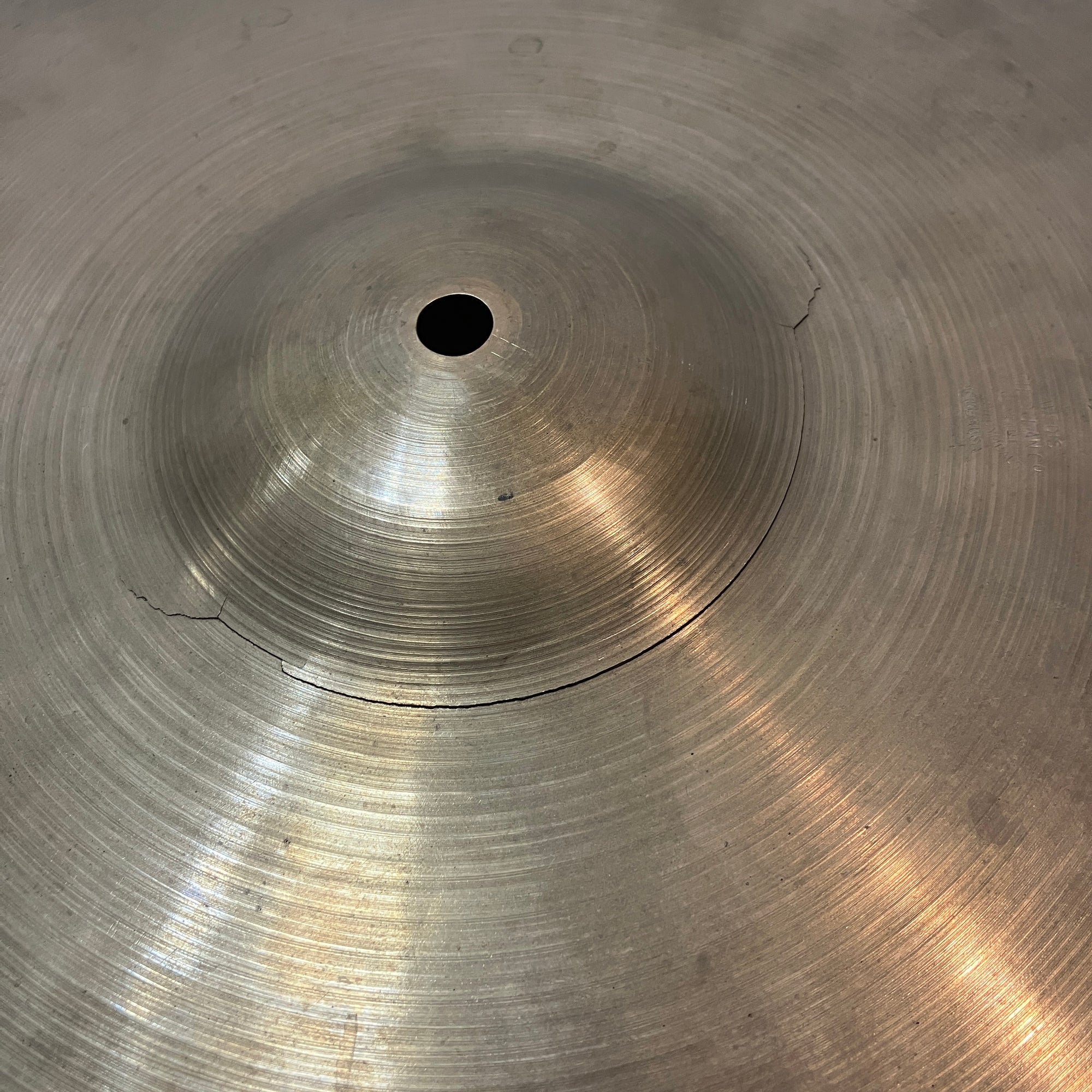 Zildjian 13 Inch Cymbal (CRACKED)