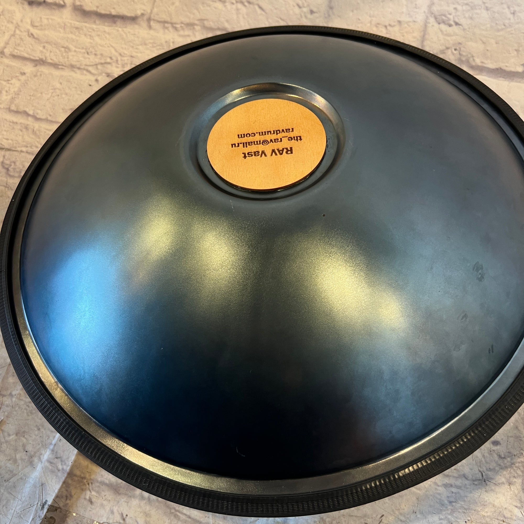 Rav Vast Indigo B Onoleo Tongue Drum with Bag.