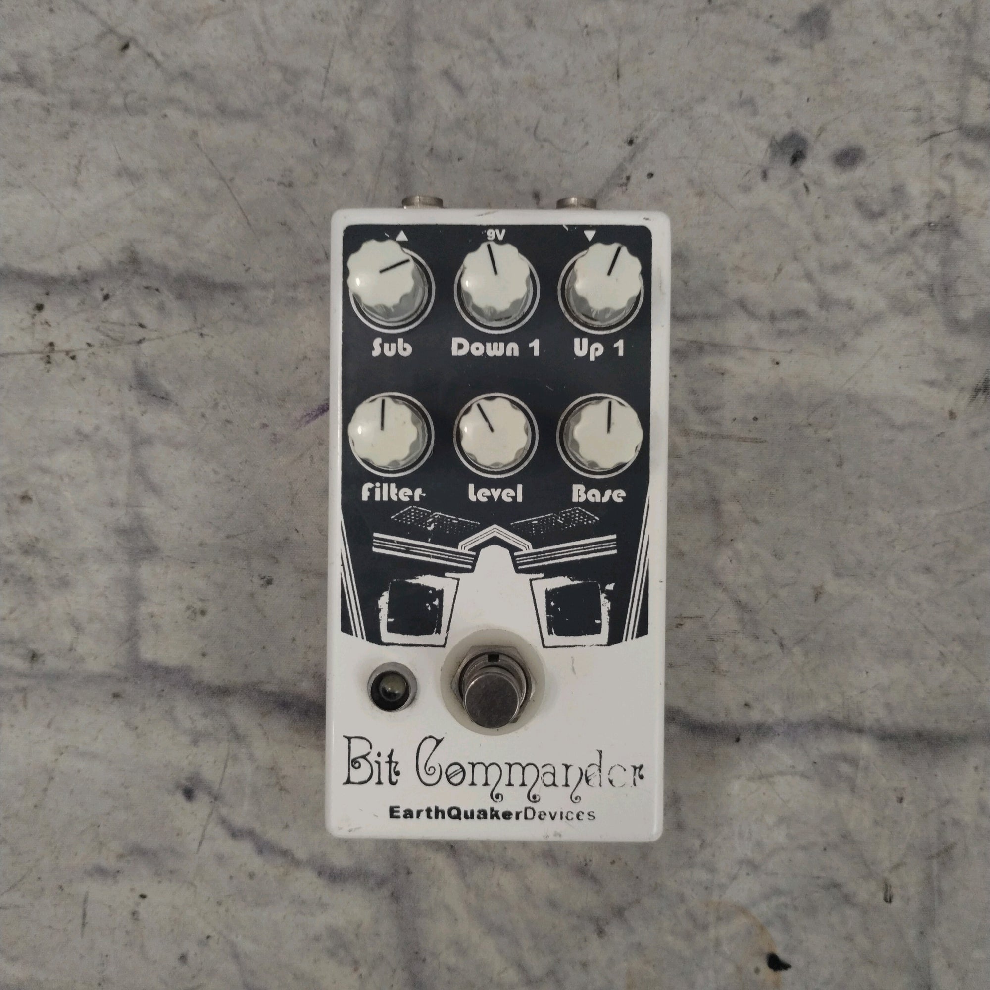 EarthQuaker Devices Bit Commander Octave Synth Pedal