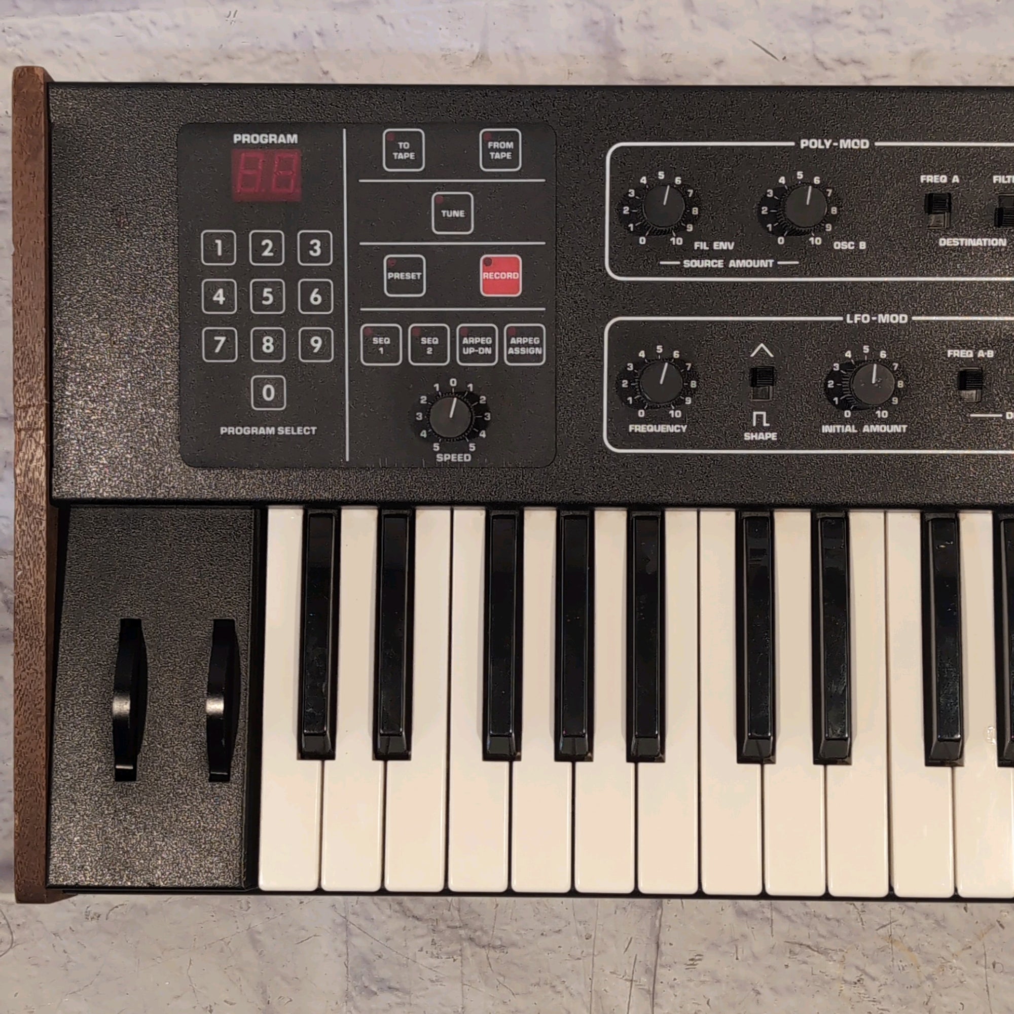 Sequential Circuits Prophet 600 Analog Synth w/ Gigskinz Case