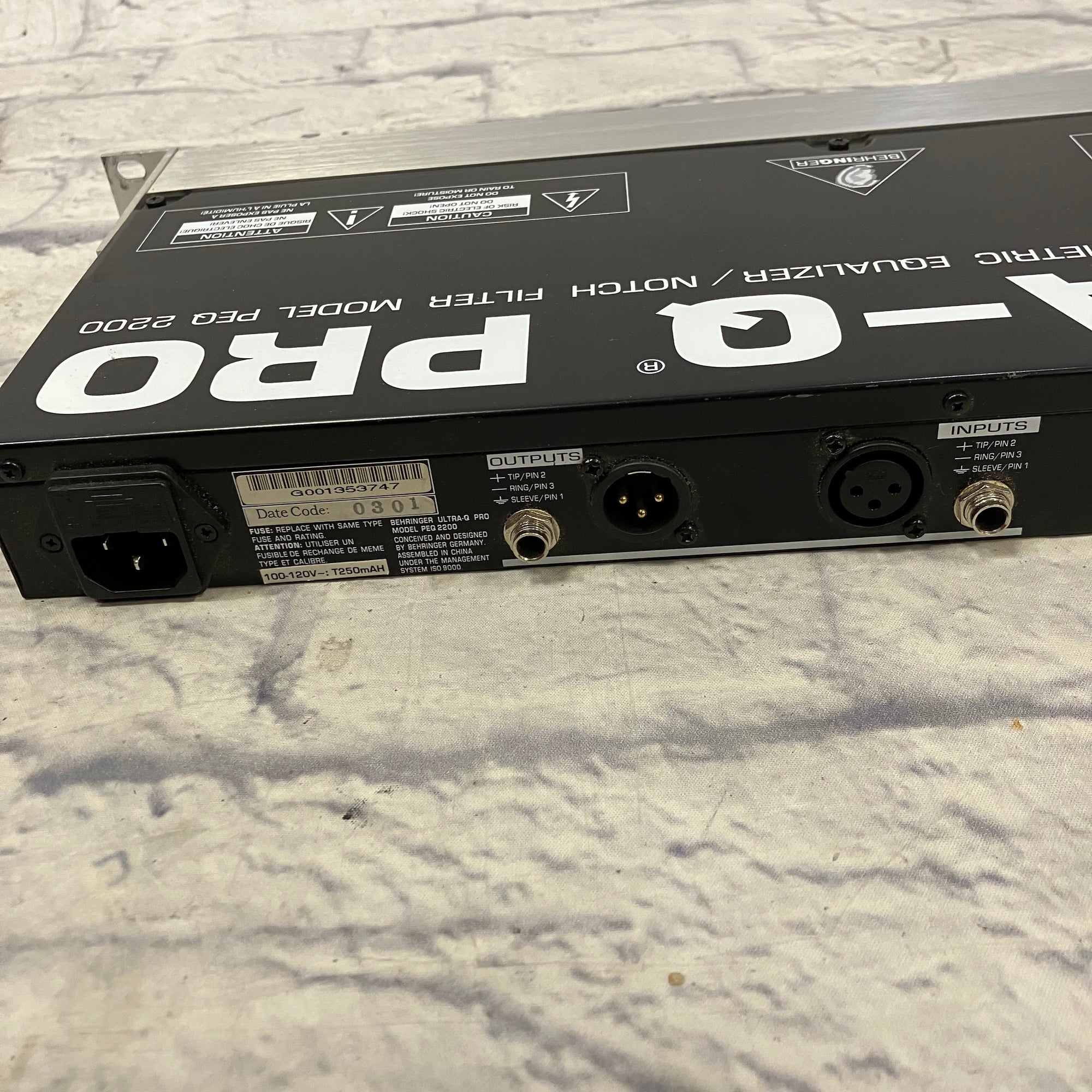 D110 ベリンガー ULTRA-Q PRO Model PEQ2200 Behringer PEQ2200 Ultra-q Pro5 Band Parametric Equalizer for