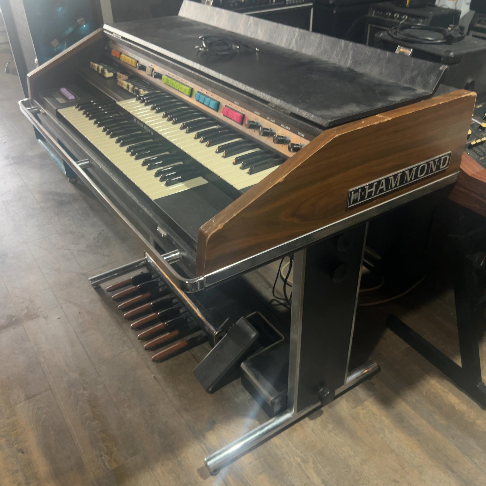 Hammond B200 Organs (Large)
