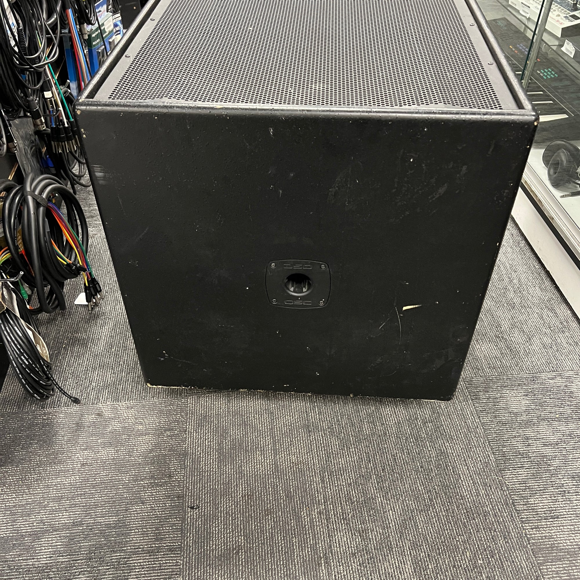 QSC HPR181i Active Subwoofer Pair
