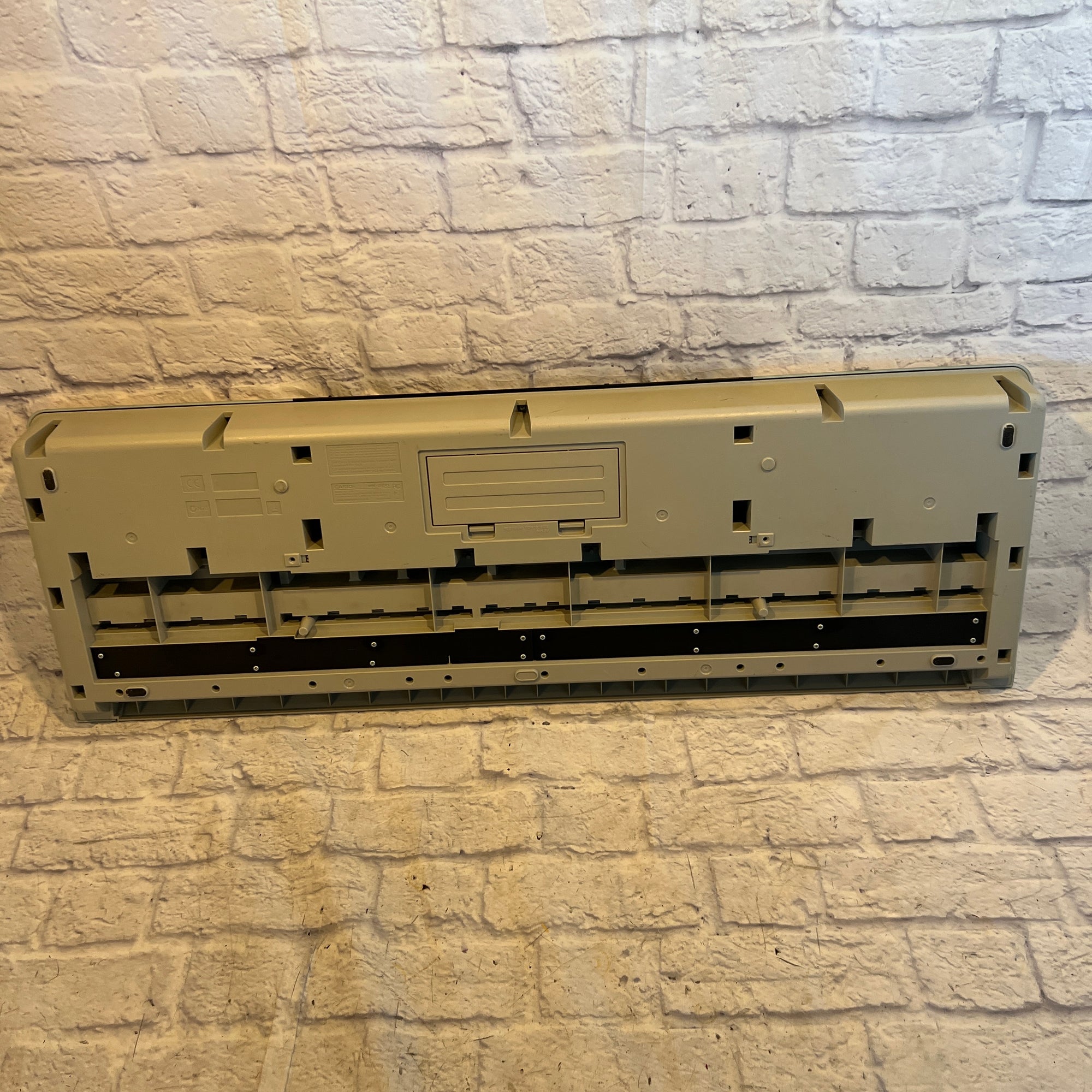 Casio WK-220 61-Key Electronic Keyboard / Organ